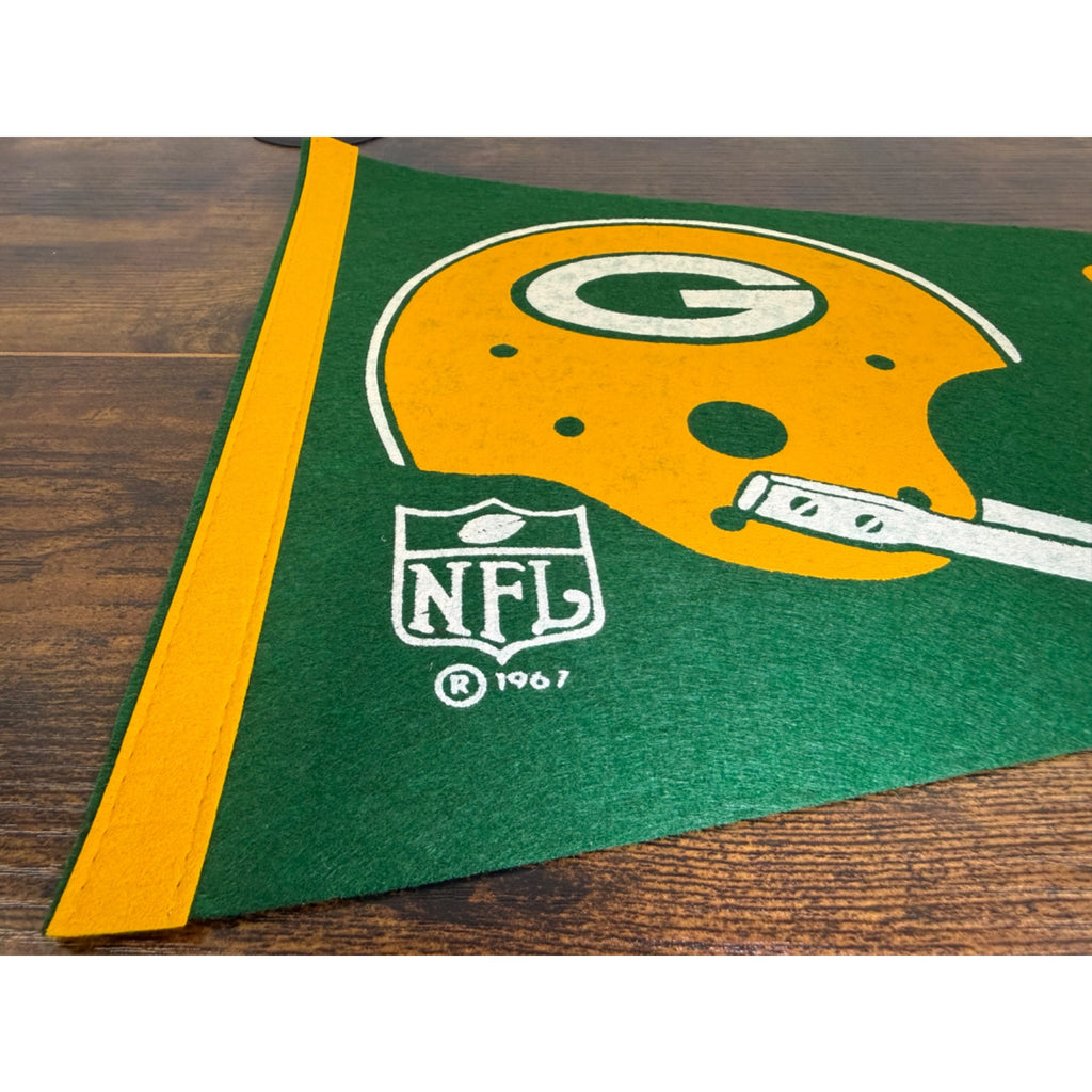 Vintage 1967 Green Bay Packers NFL Felt Pennant - Football Memorabilia