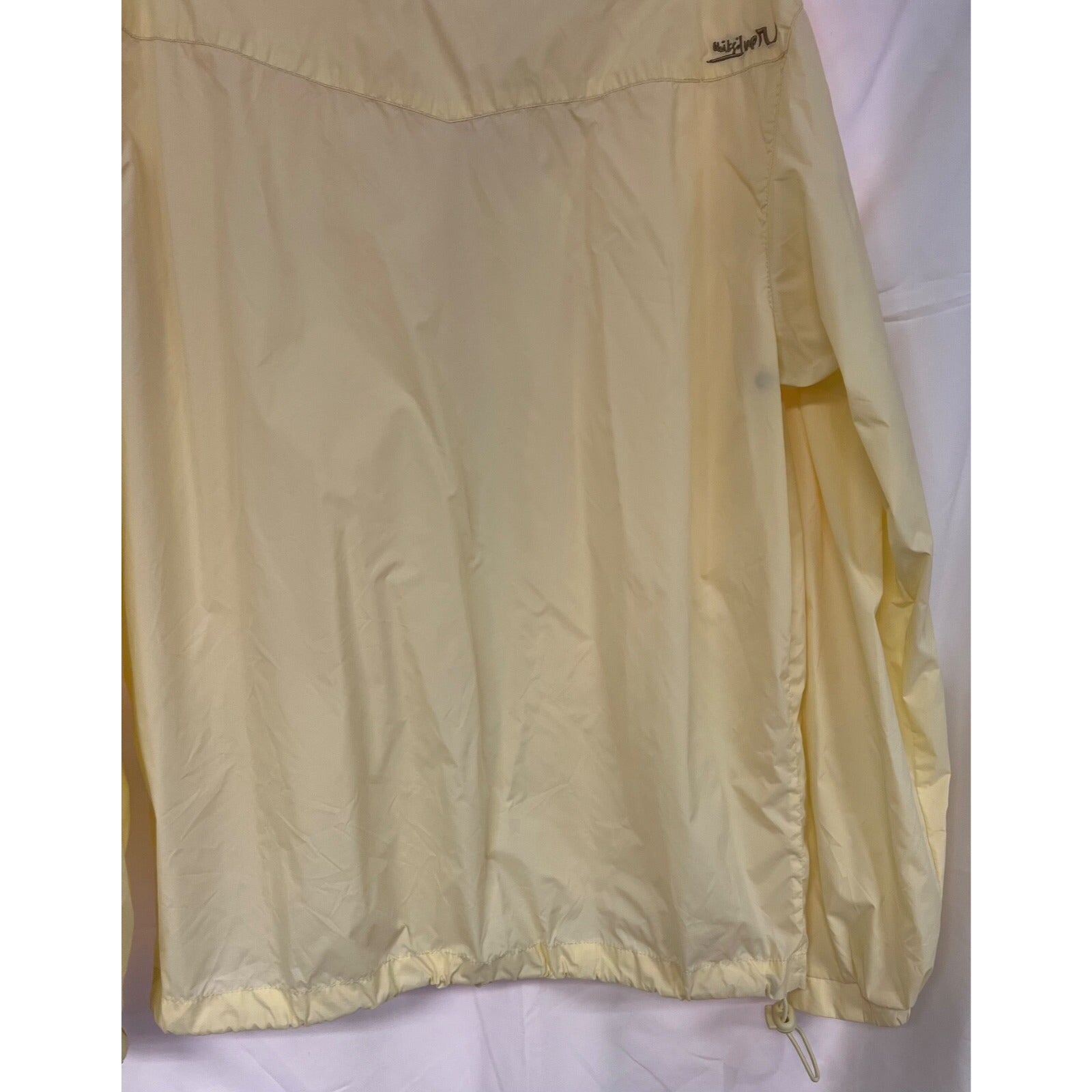 Quiksilver pale yellow windbreaker size M