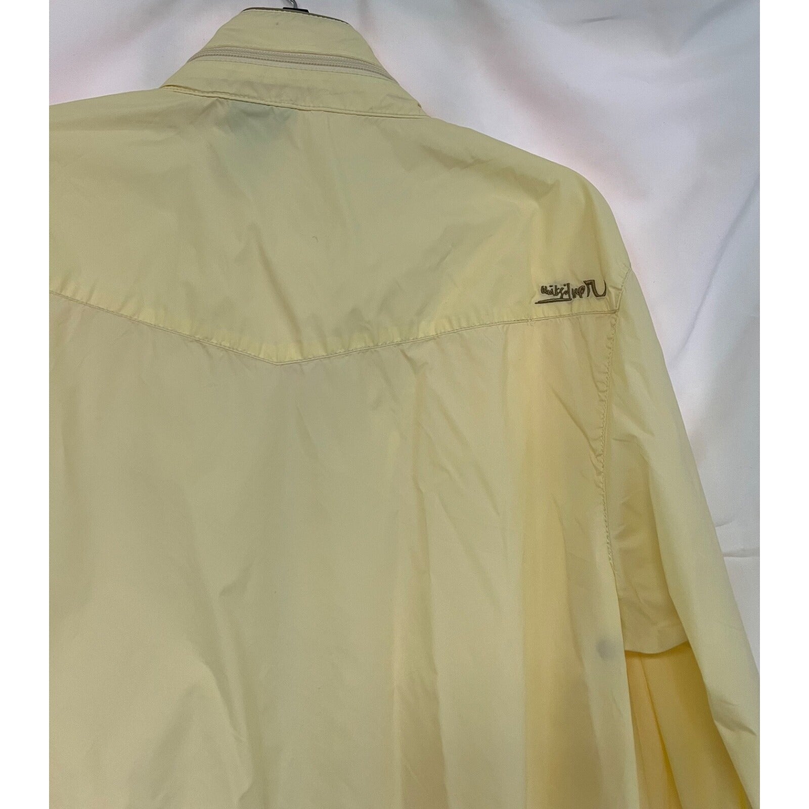 Quiksilver pale yellow windbreaker size M
