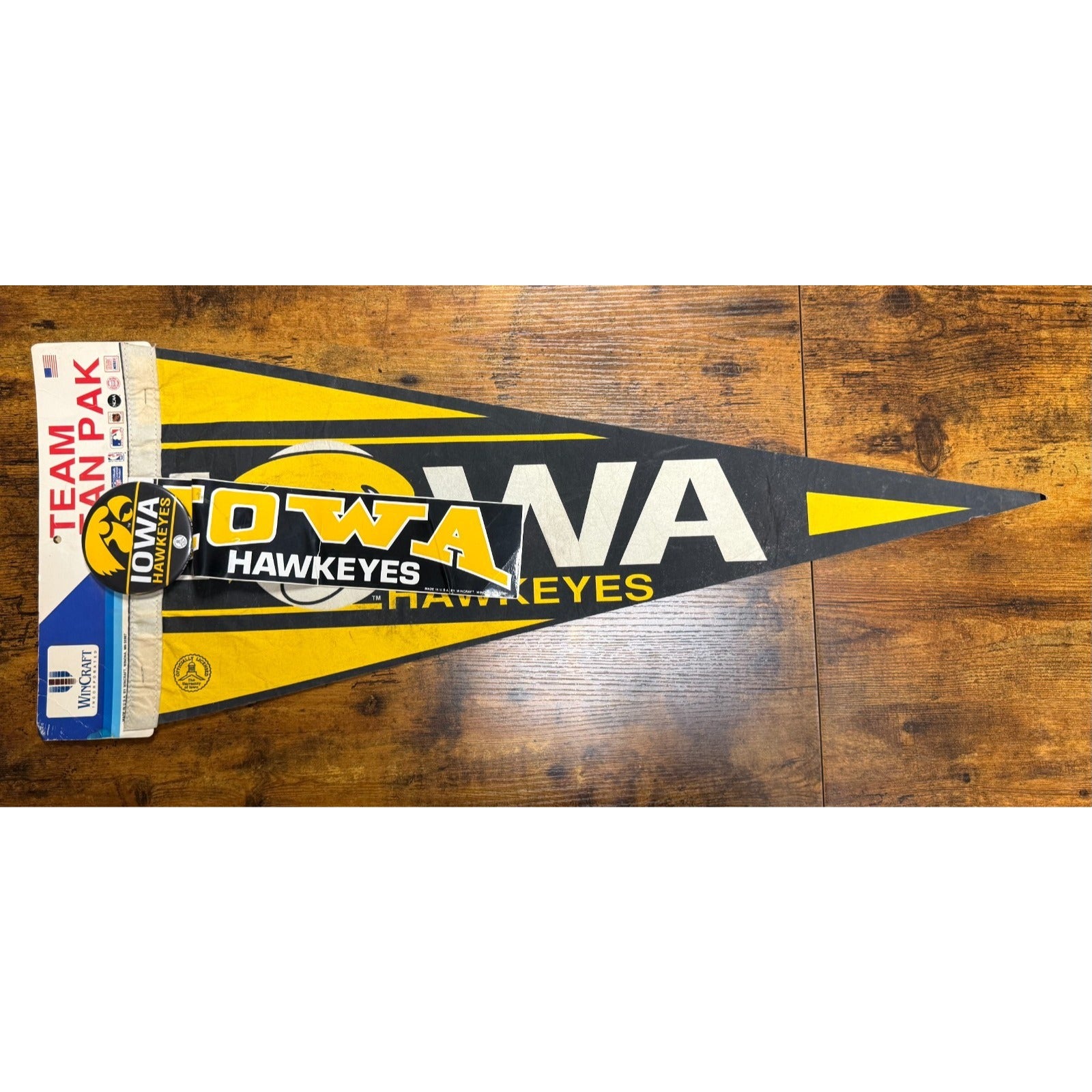 Vintage University of Iowa Hawkeyes Team Fan Pak