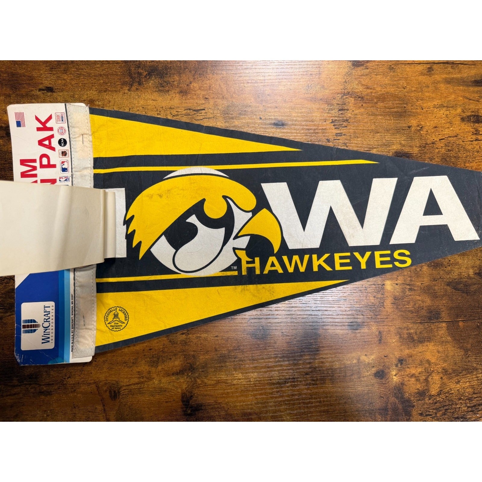 Vintage University of Iowa Hawkeyes Team Fan Pak