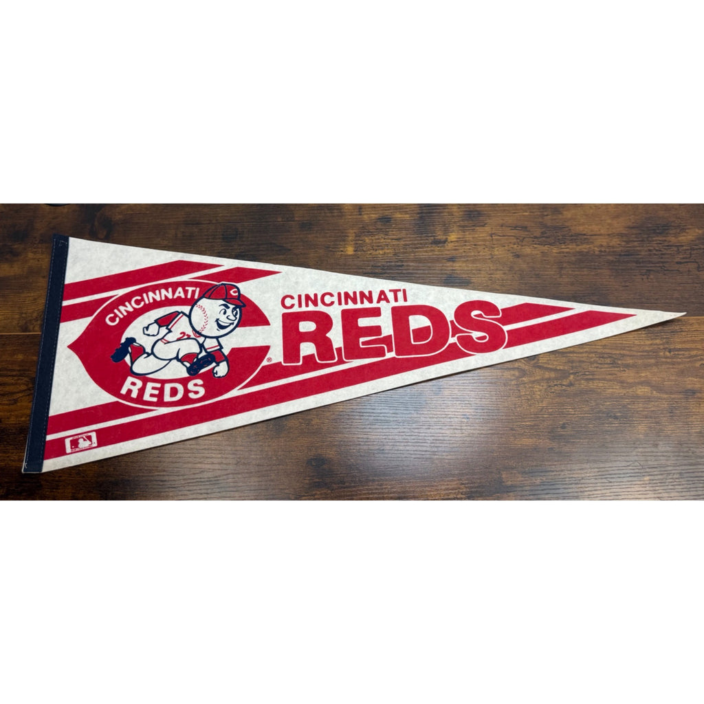 Cincinnati Reds Vintage Felt Pennant MLB Baseball Memorabilia 30 inches