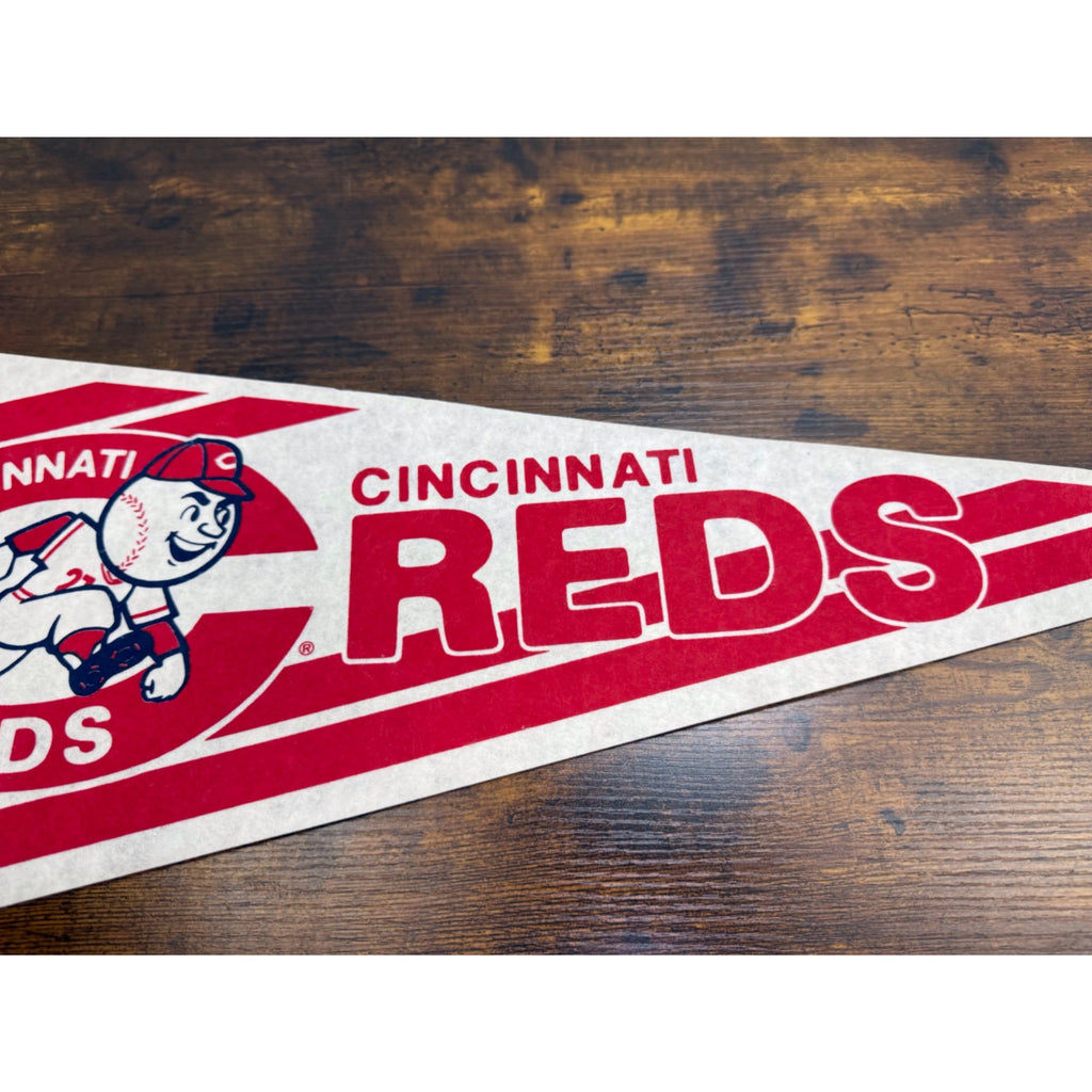 Cincinnati Reds Vintage Felt Pennant MLB Baseball Memorabilia 30 inches