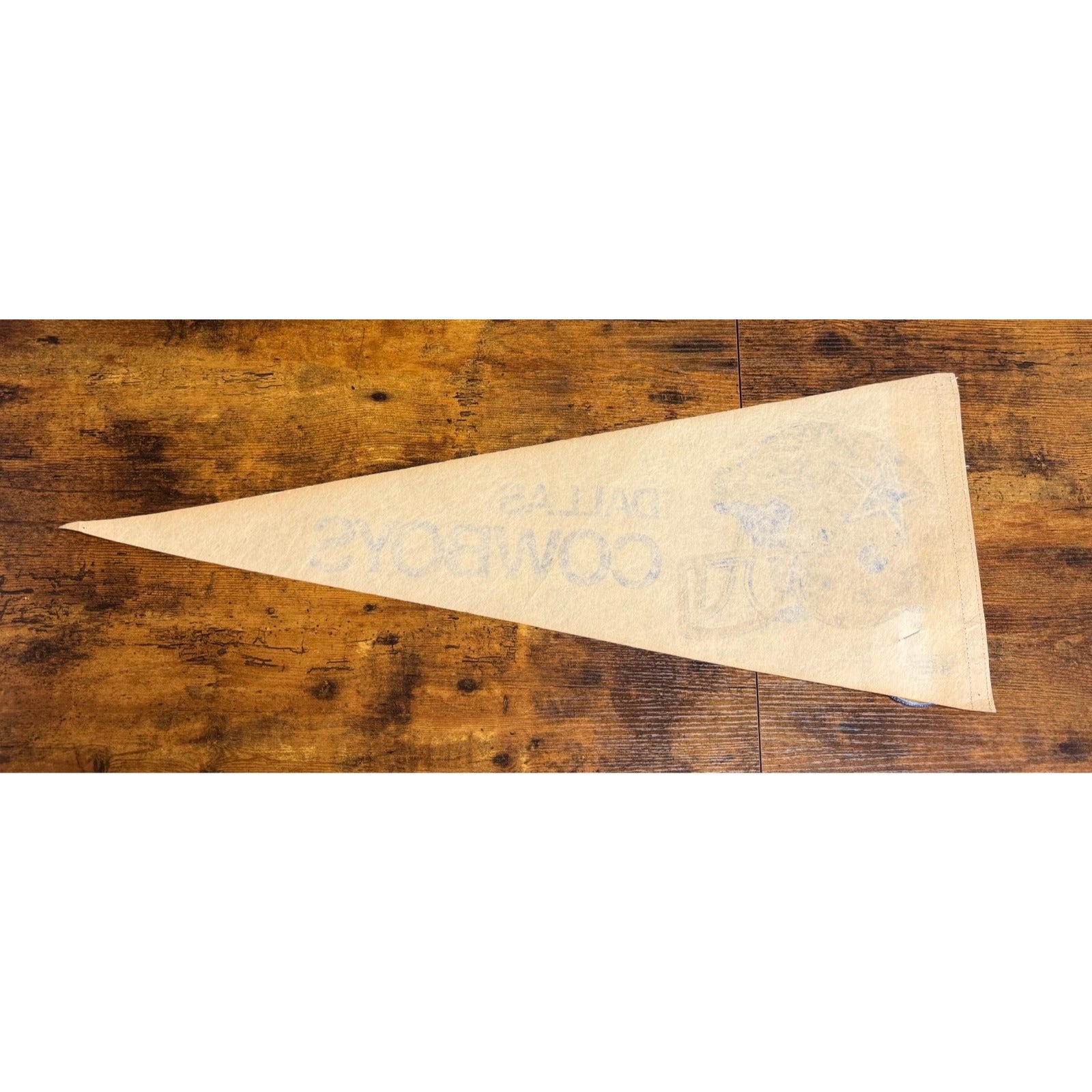 Vintage NFL Dallas Cowboys pennant with pin