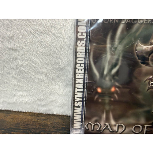 Man Of War CD 10 Horn Daggers Syntax Records 2001 Used