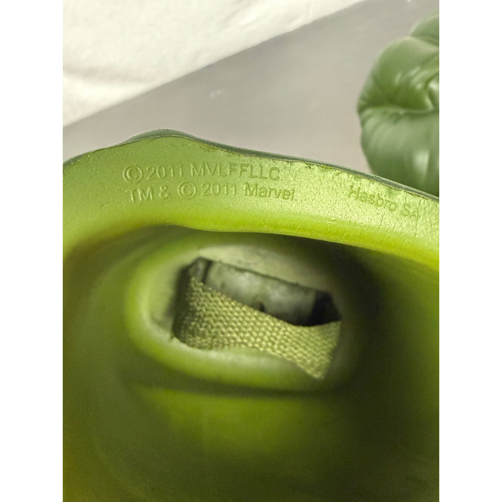 Marvel Hulk Smash Hands Green Foam Gloves 2011 Hasbro Toy Roleplay Collectors Item