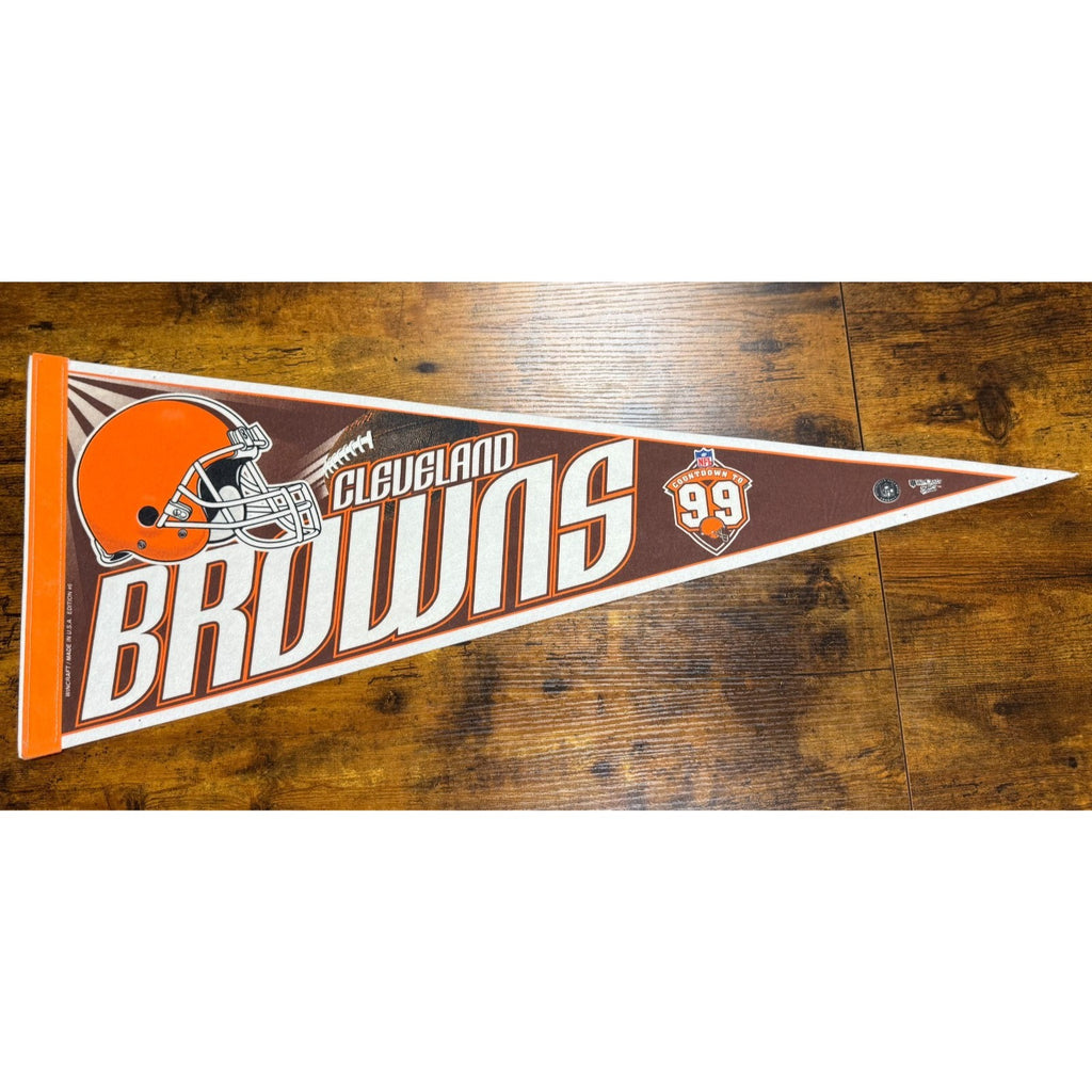 Vintage 90's NFL Cleveland Browns pennant