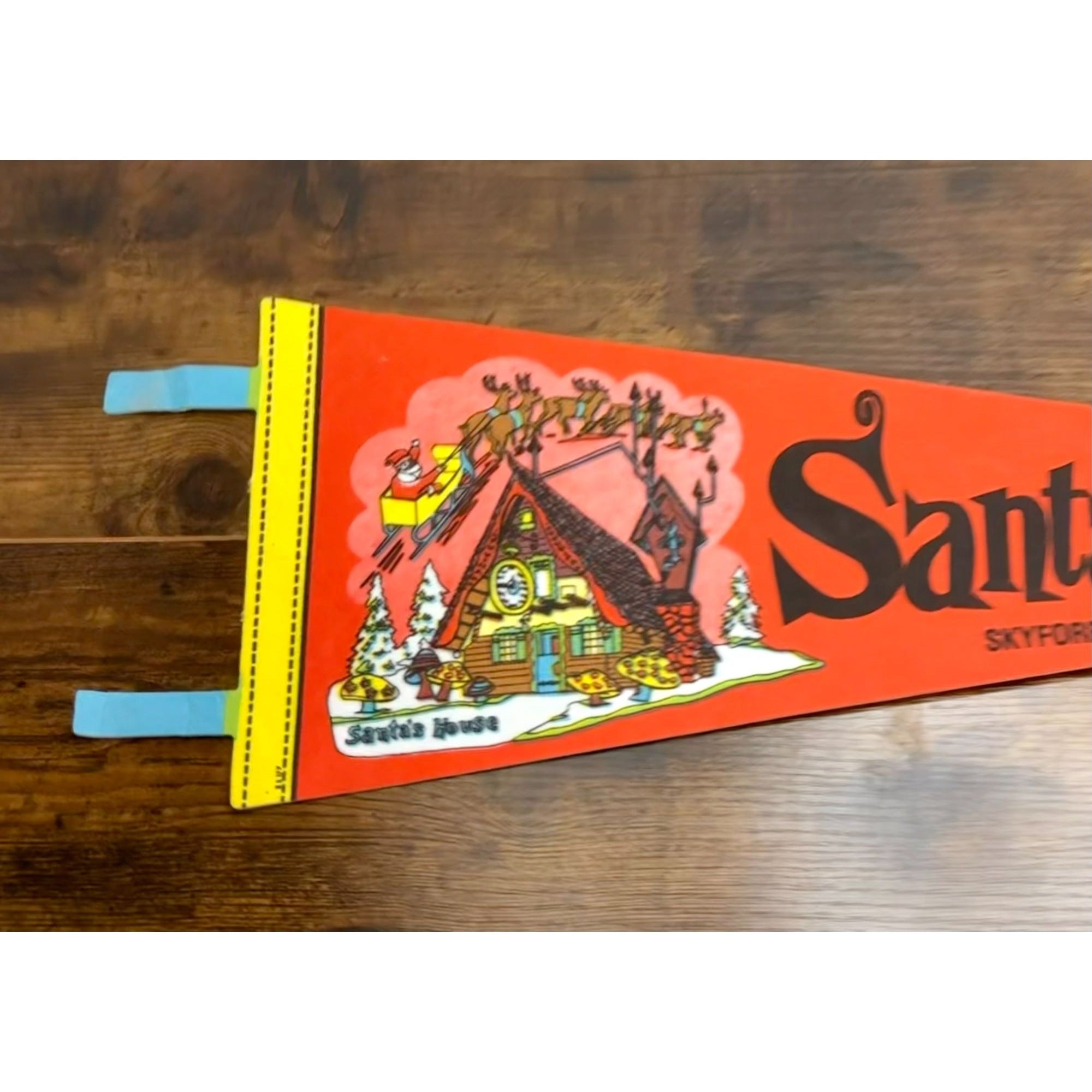 Vintage Santas Village Felt Souvenir Pennant Skyforest Calif.