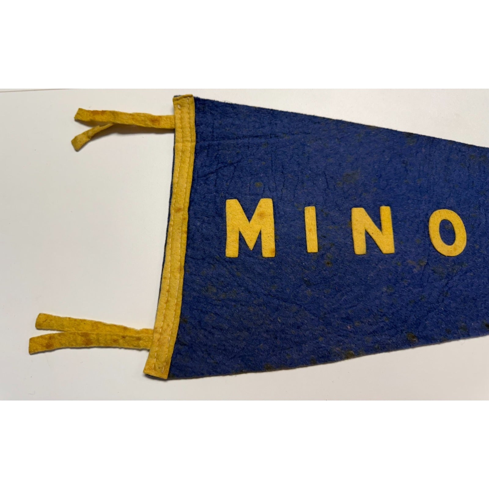 Vintage Minot pennant