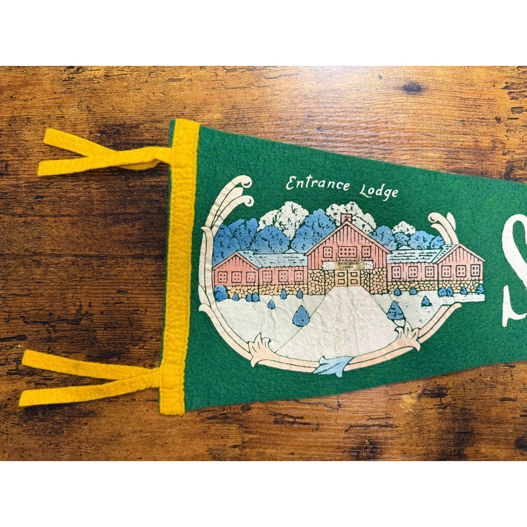 Vintage Skyline Caverns, Va pennant