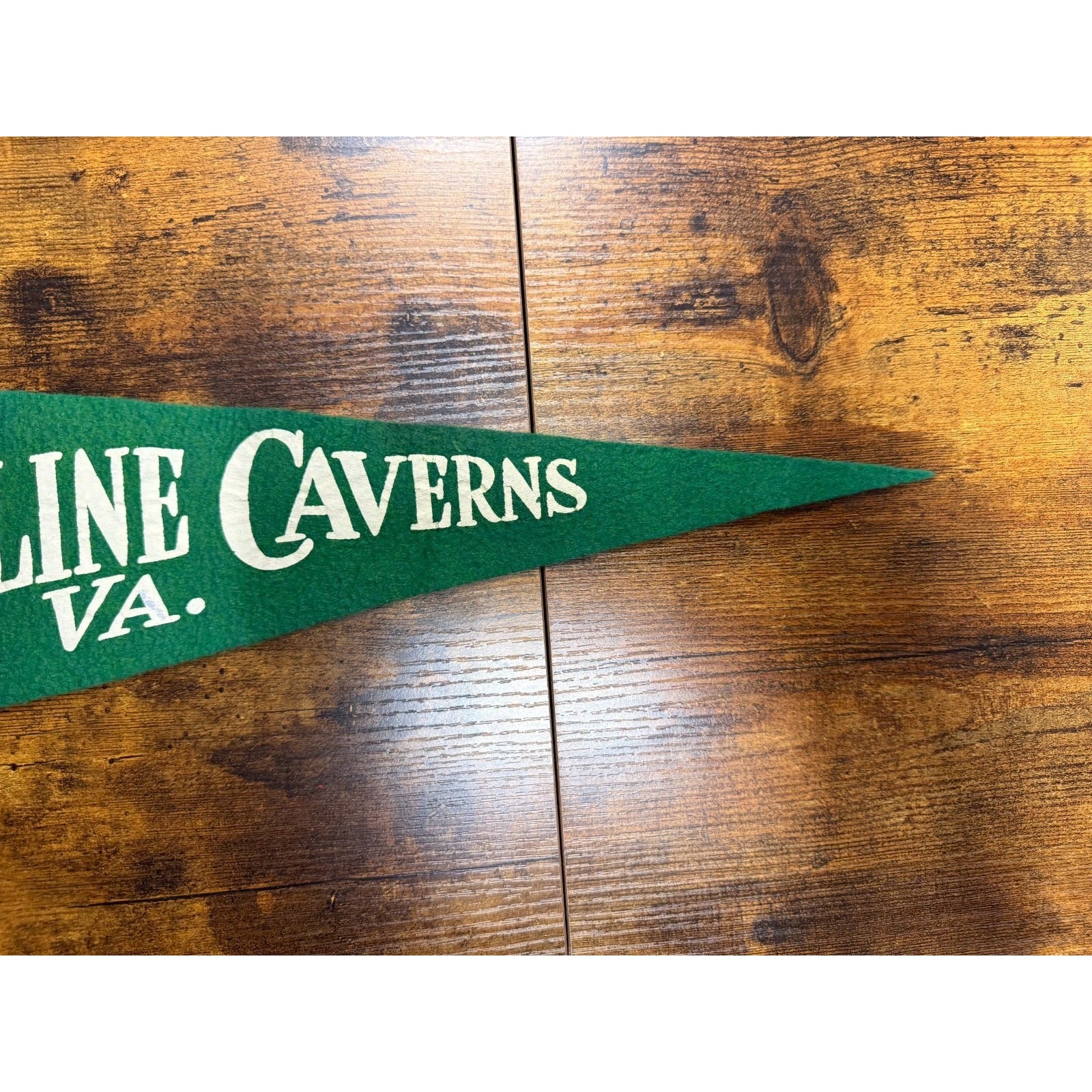 Vintage Skyline Caverns, Va pennant