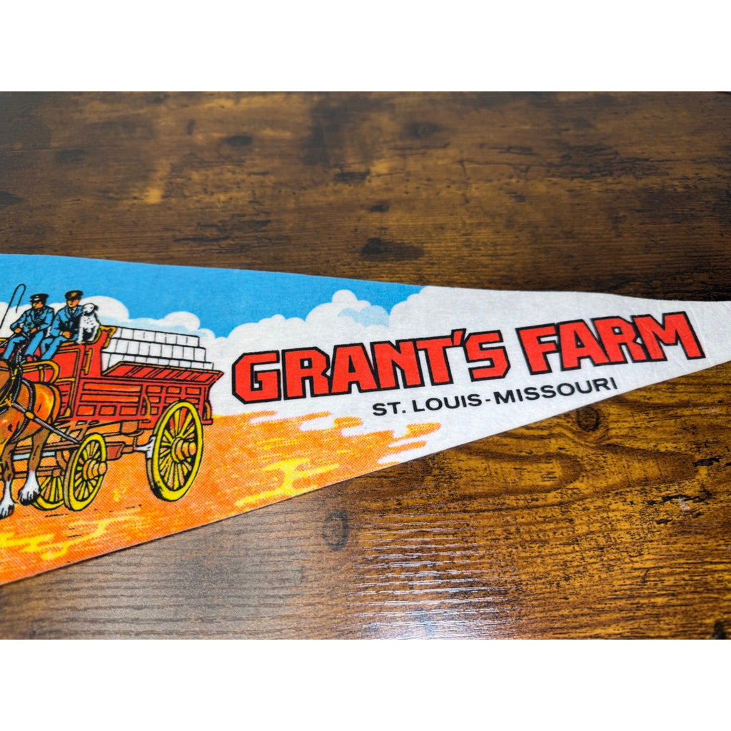 Vintage Grants Farm St. Louis Missouri Souvenir Felt Pennant With Clydesdales