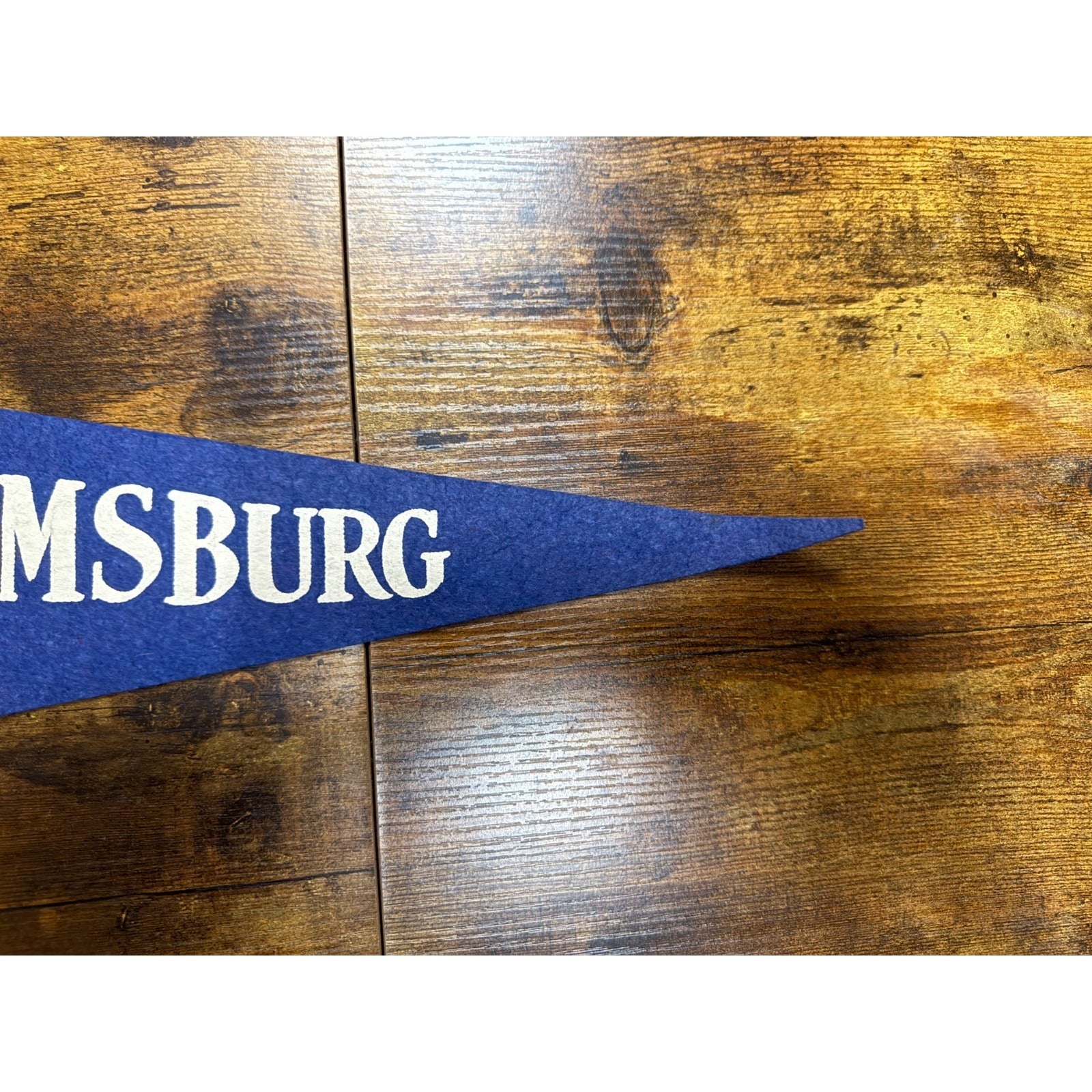 Vintage Felt Pennant Williamsburg, VA. Flag Royal Governors Palace Virginia
