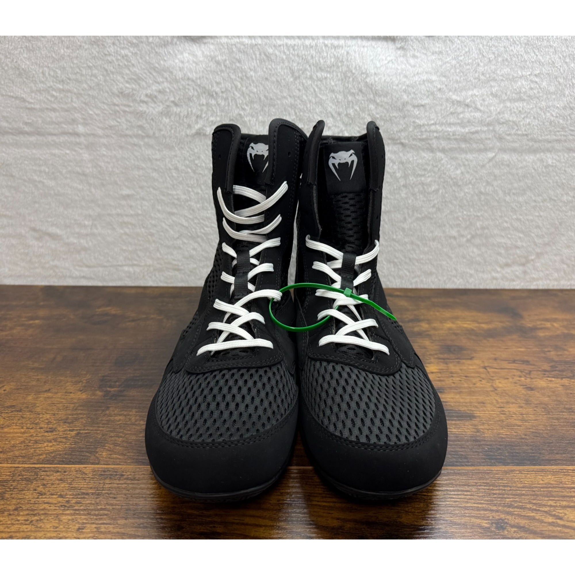NEW open box Venum Contender Boxing Shoes Black & White High-Top Lace-Up size 11