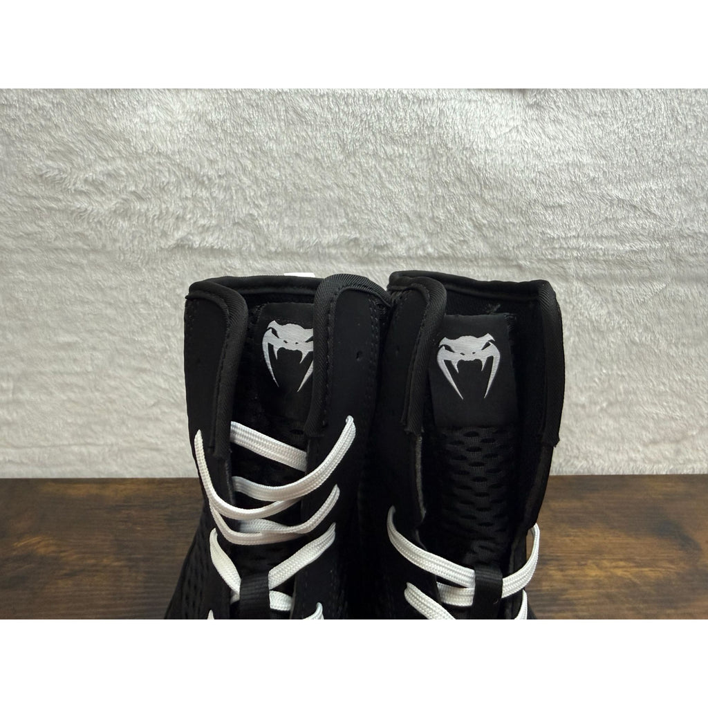 NEW open box Venum Contender Boxing Shoes Black & White High-Top Lace-Up size 11