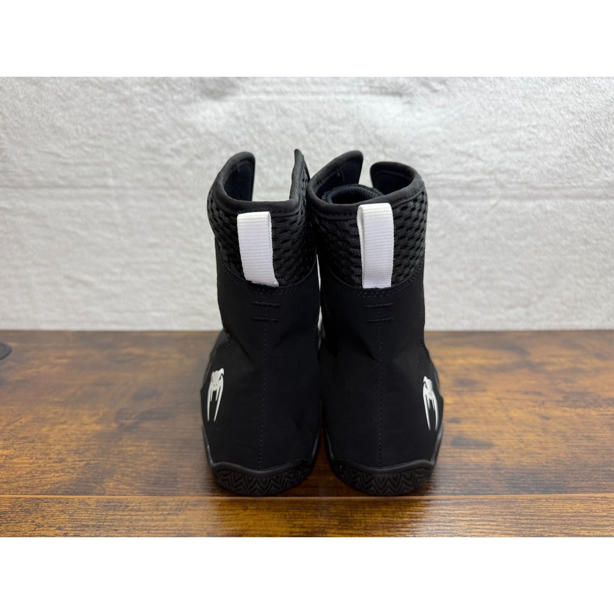 NEW open box Venum Contender Boxing Shoes Black & White High-Top Lace-Up size 11