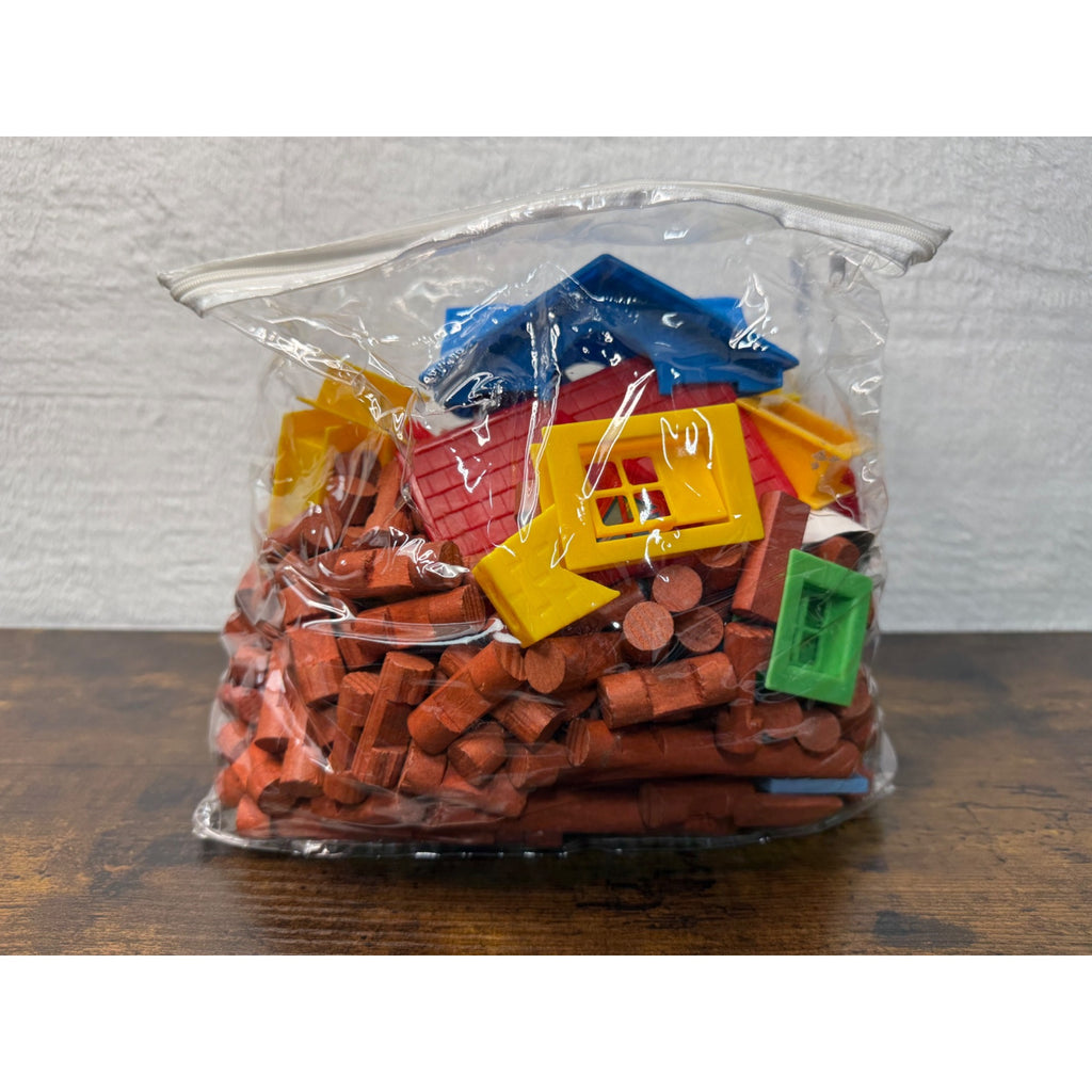 Lot of Lincoln logs