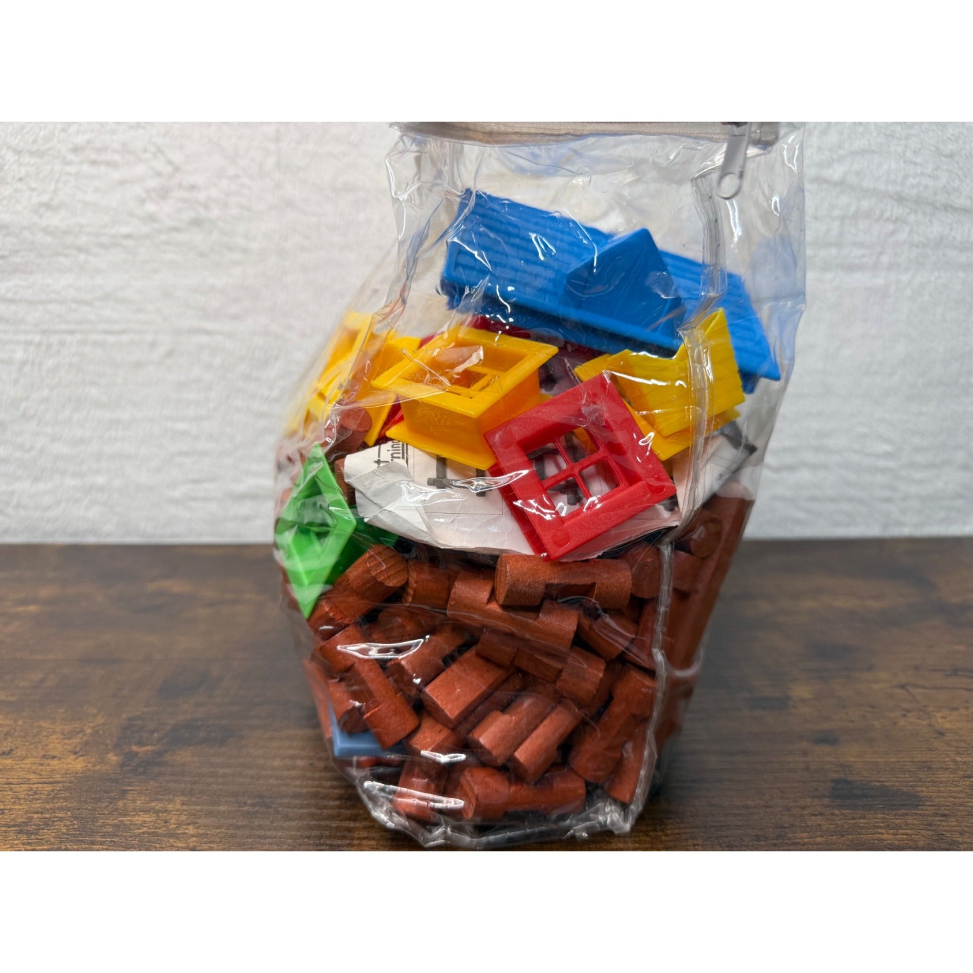 Lot of Lincoln logs