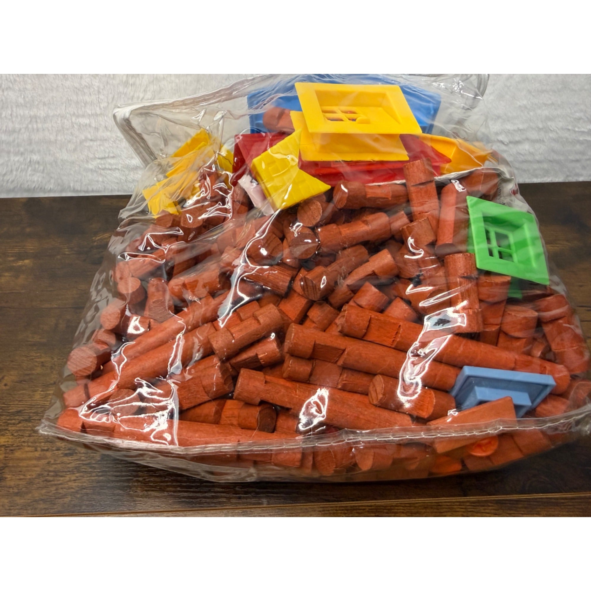 Lot of Lincoln logs