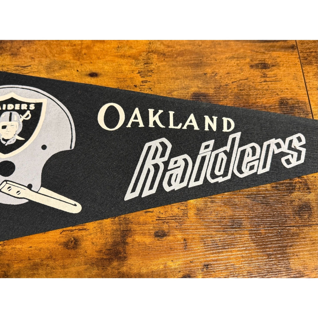 Vintage NFL Oakland Raiders pennant single bar helmet