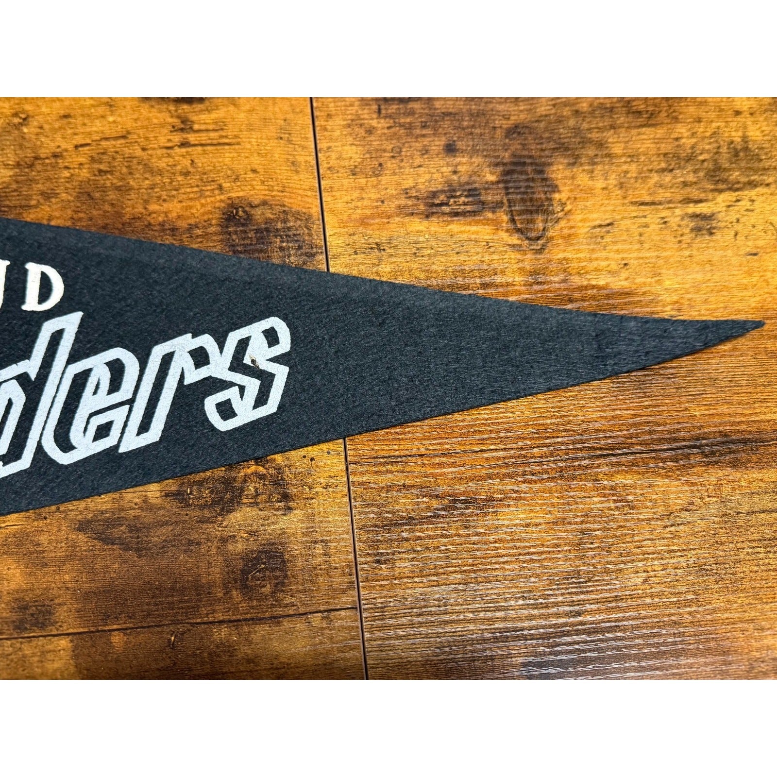 Vintage NFL Oakland Raiders pennant single bar helmet