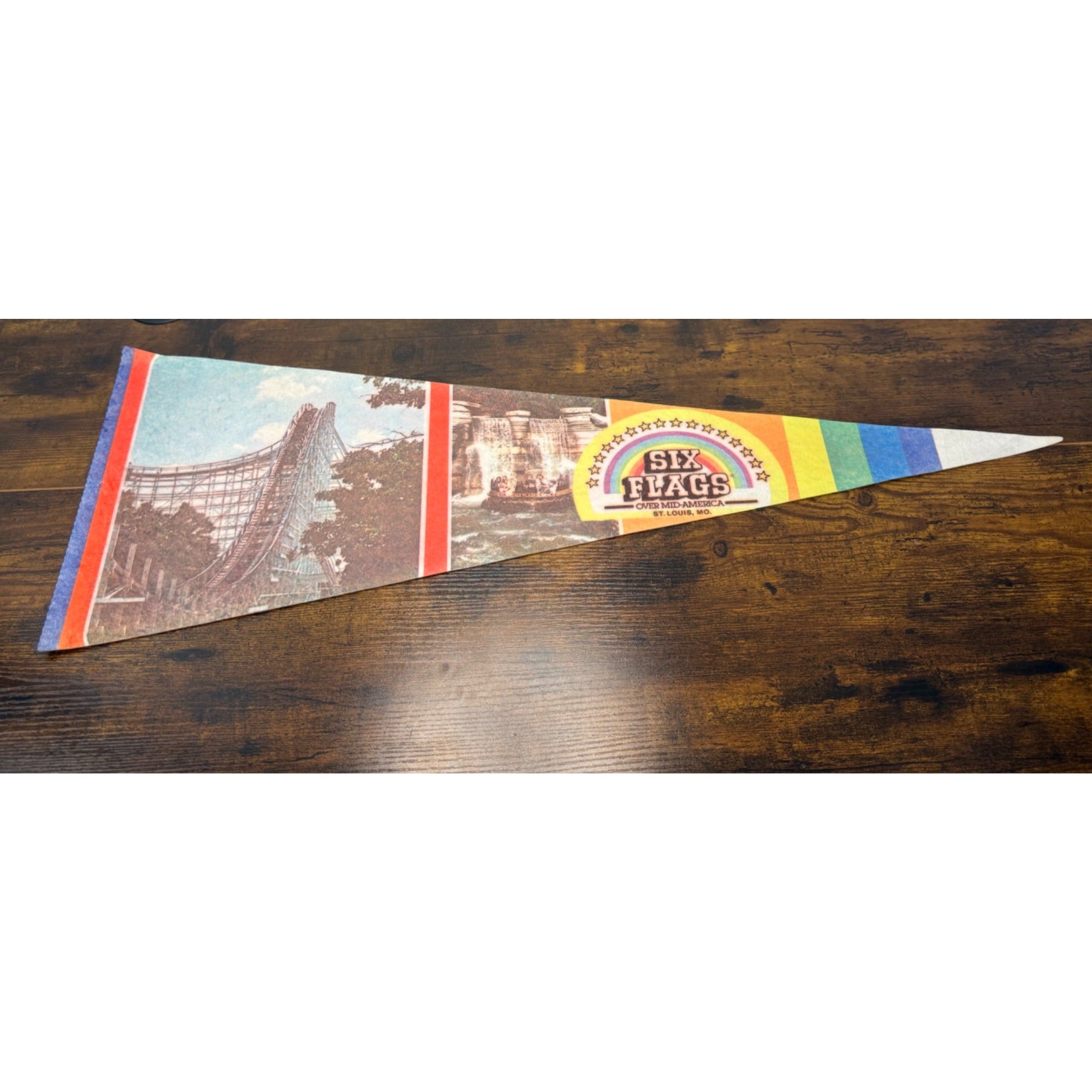 Vintage Six Flags Over Mid-America St. Louis, MO Pennant