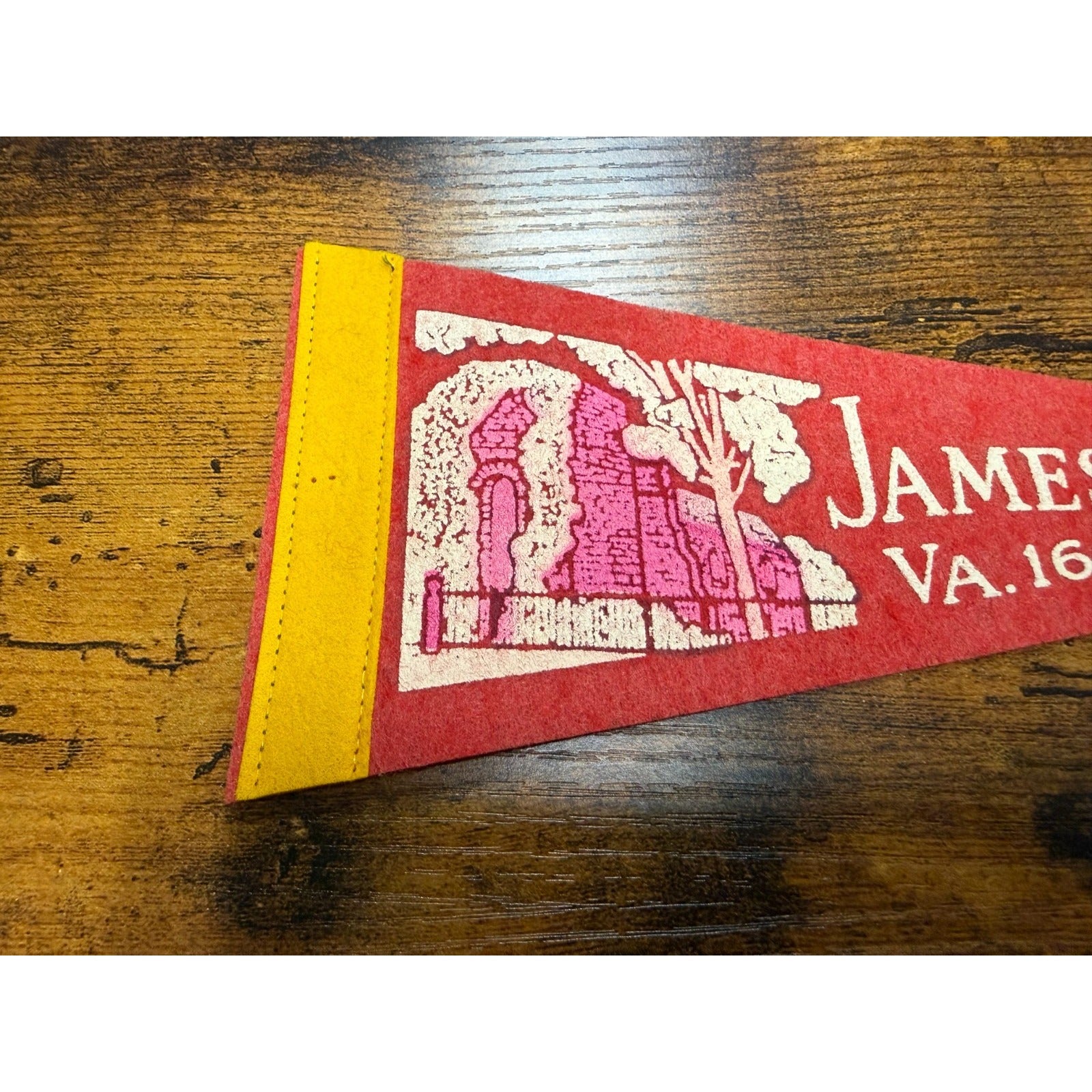 Vintage Jamestown, VA 1607 mini pennant