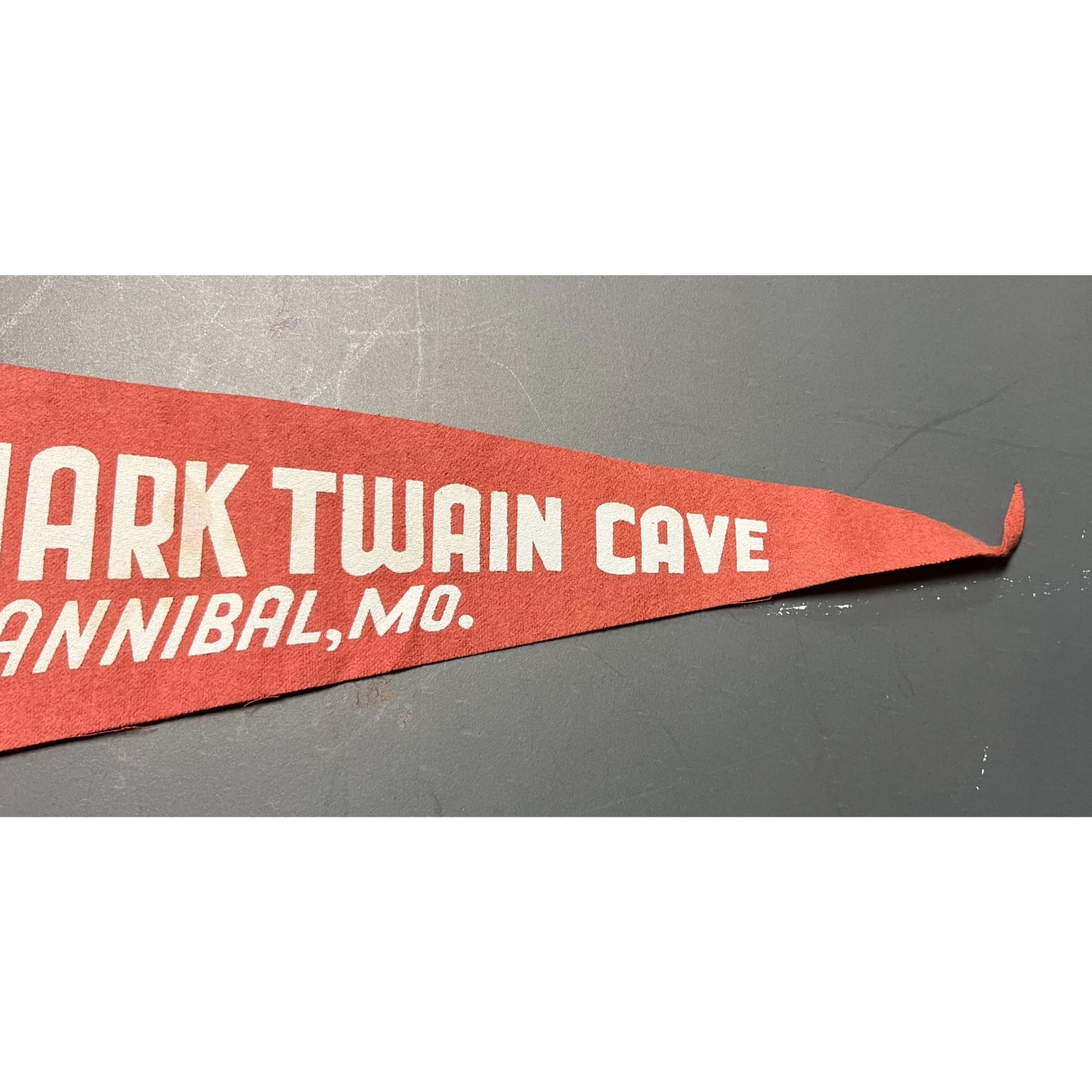 Vintage Mark Twain Cave Hannibal, MO pennant