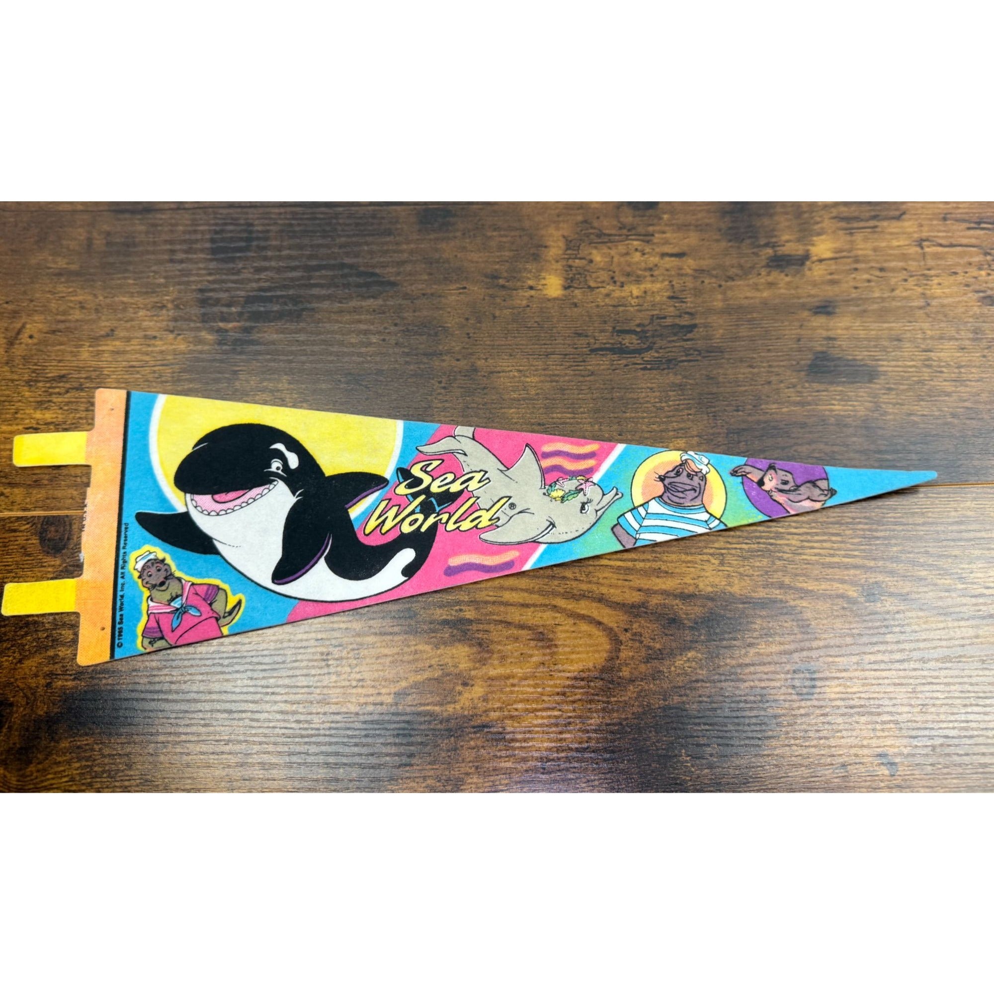 Vintage 1985 SeaWorld Pennant 14.5 inches