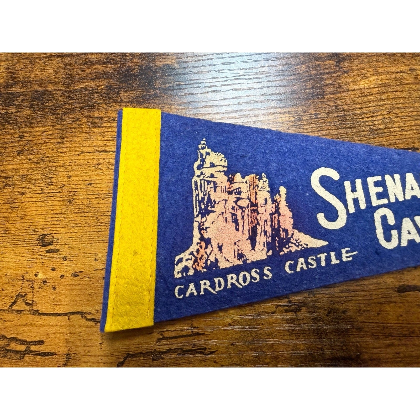 Vintage Shenandoah Caverns, Va mini pennant