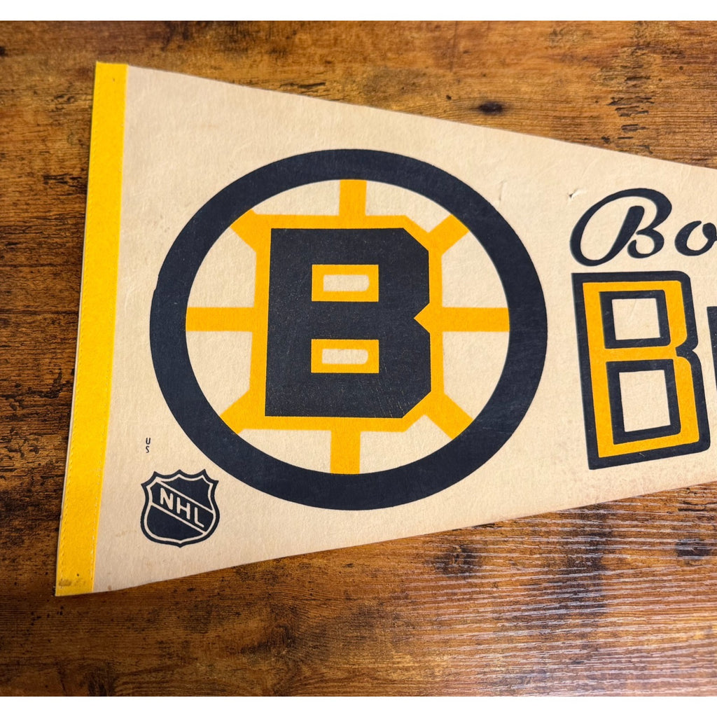 Vintage NHL Boston Bruins pennant