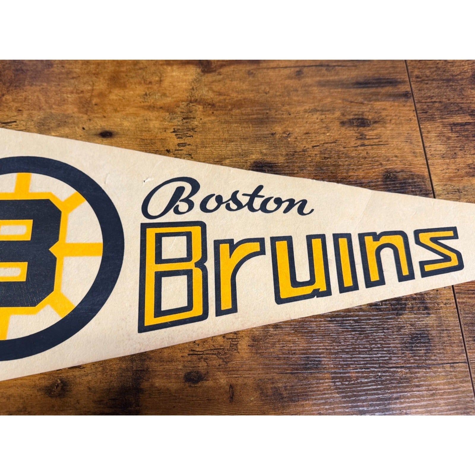 Vintage NHL Boston Bruins pennant