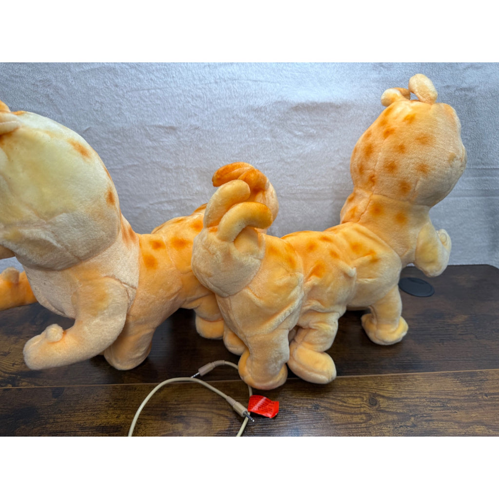 Pair Of Vintage Animated Teddy Ruxpin Pal Grubby & Connection Cable untested