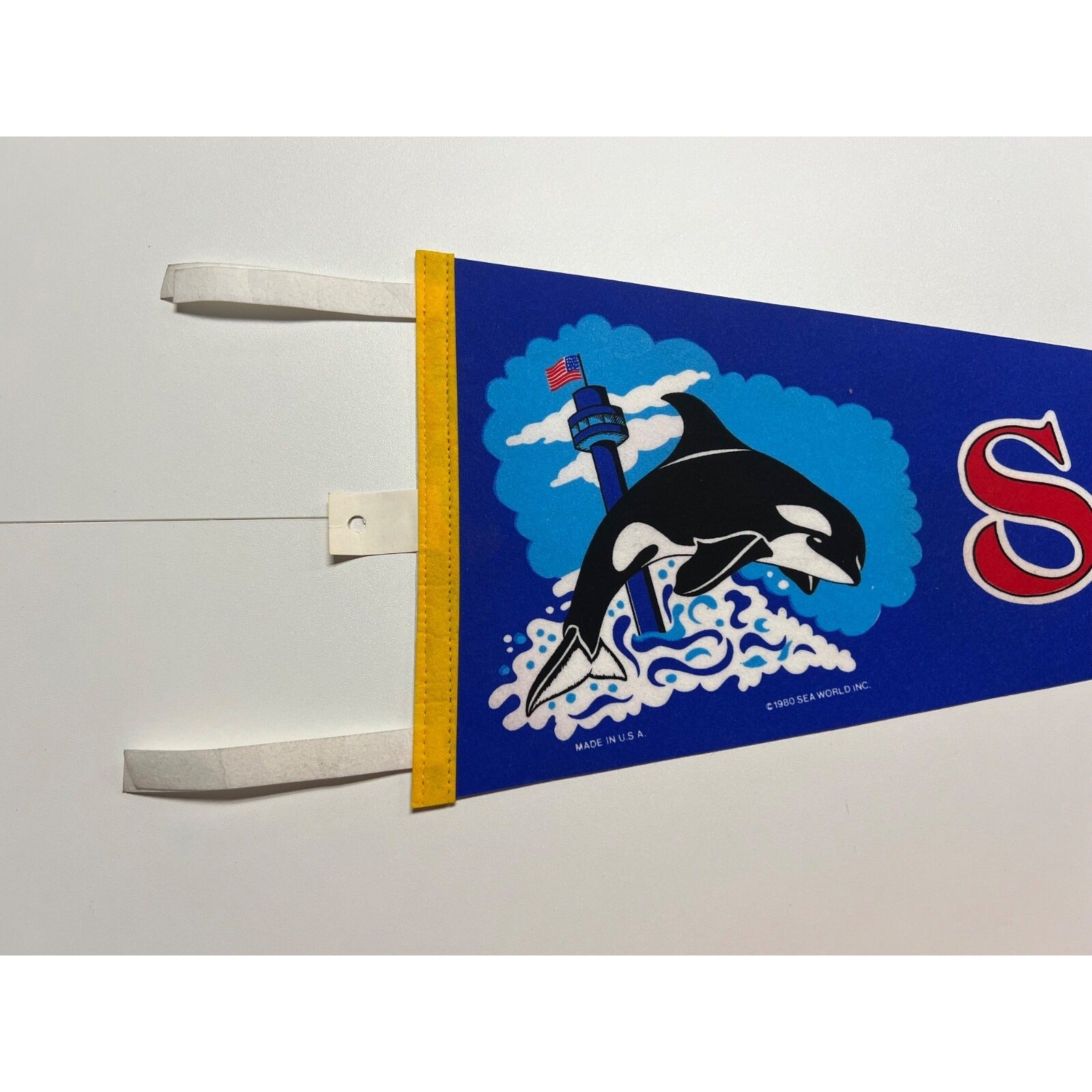 Sea World Pennant 26.5" (29.5" With Ties) x 8.75" Vintage 1980 Shamu Whale