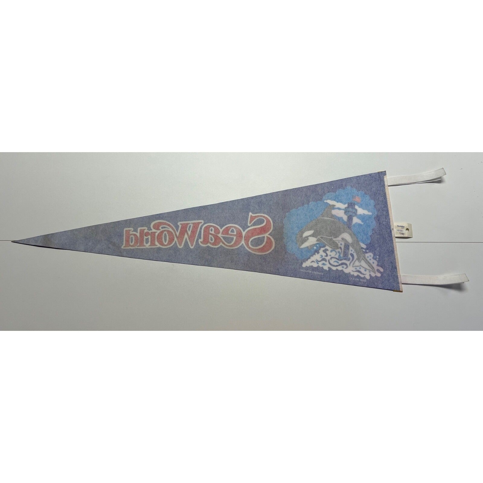 Sea World Pennant 26.5" (29.5" With Ties) x 8.75" Vintage 1980 Shamu Whale
