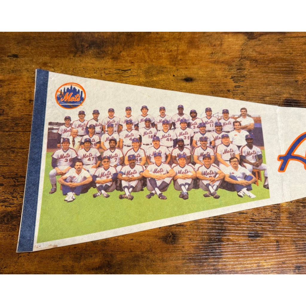 Vintage MLB Amazin' '84 New York Mets pennant