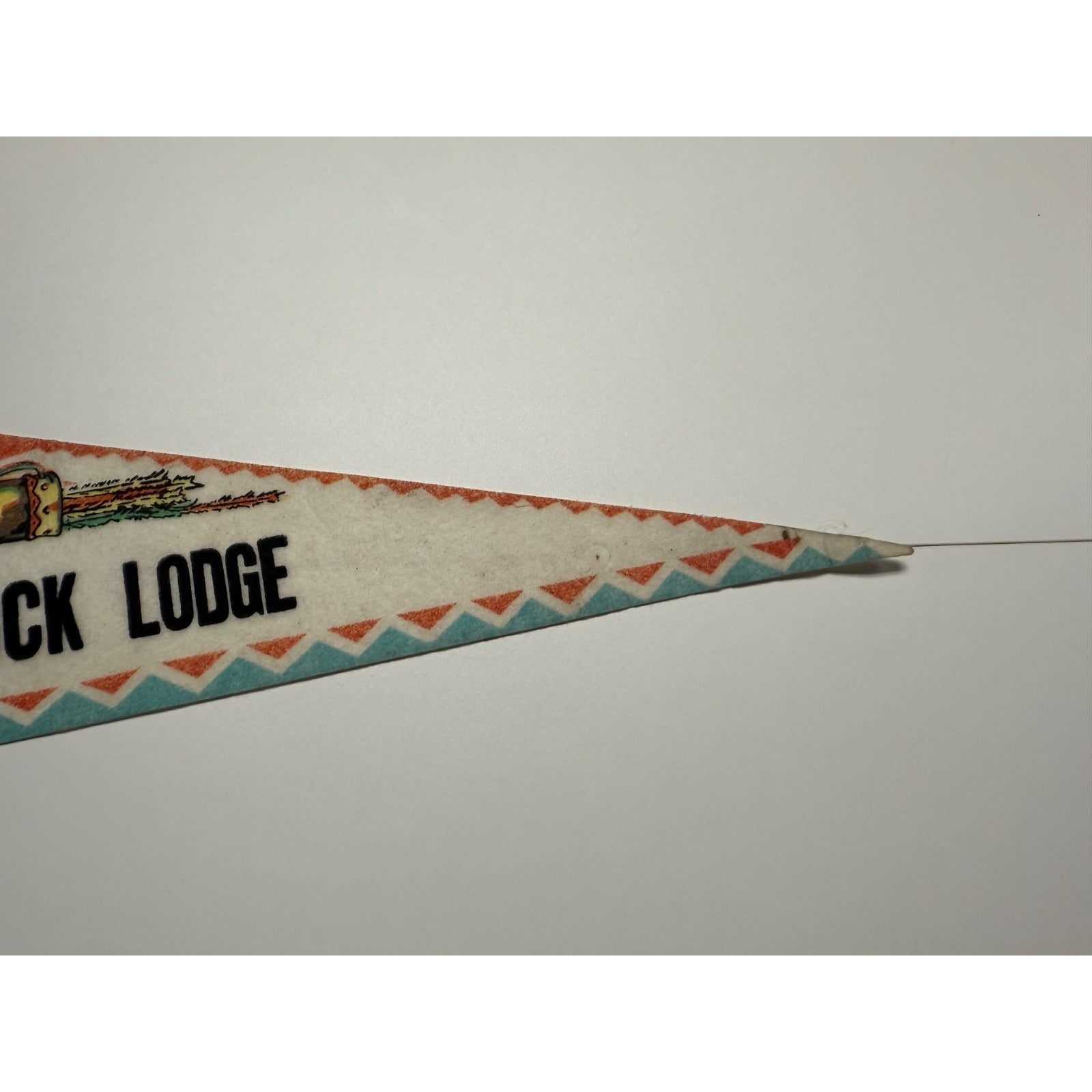 Vintage 1974 Starved Rock Lodge pennant