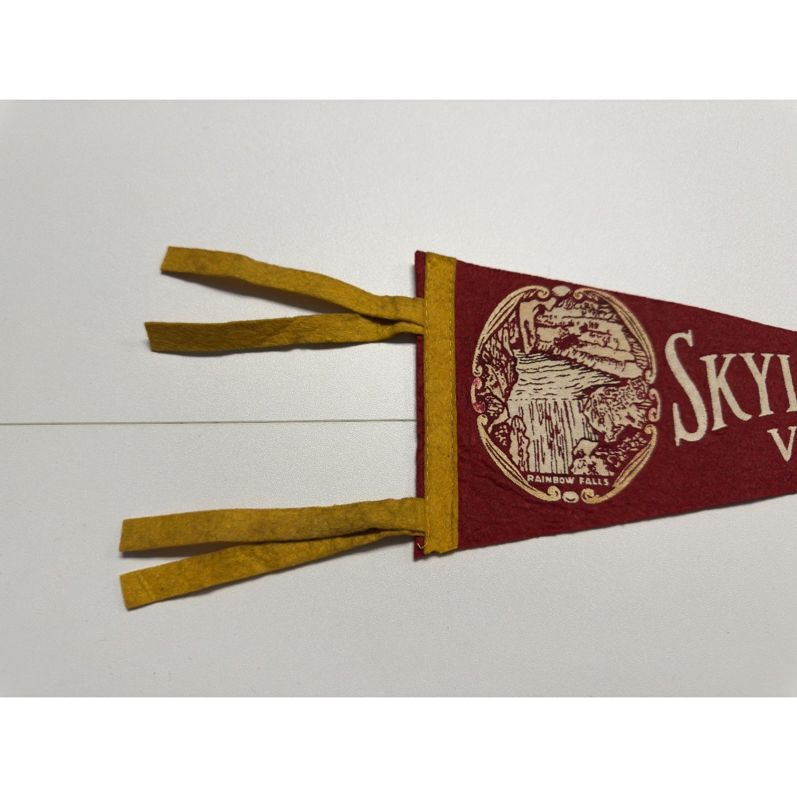 Vintage Skyline Caverns, Virginia pennant