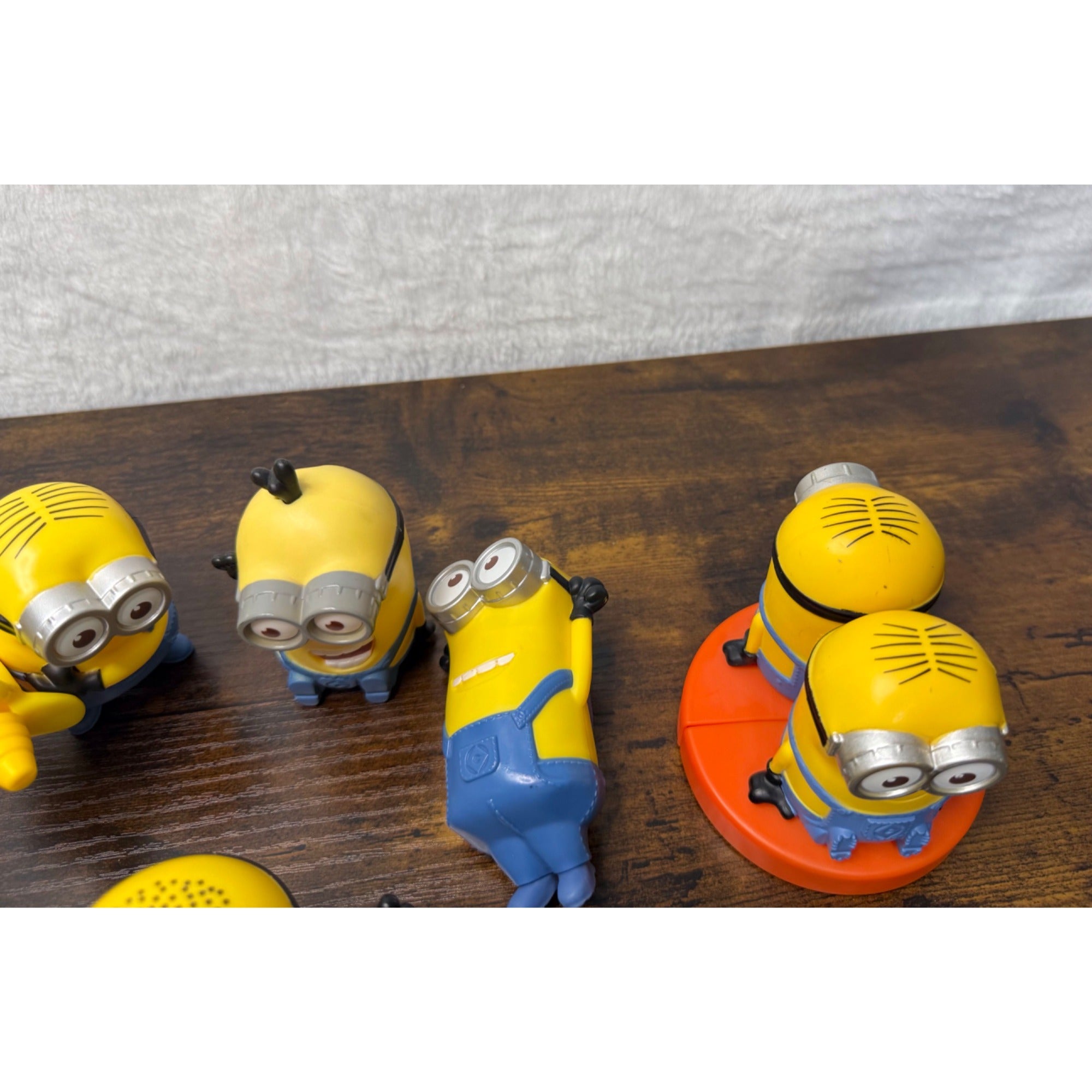 Despicable Me Minions Plastic Figurine Set - 7 Collectible Toys With Accessories
