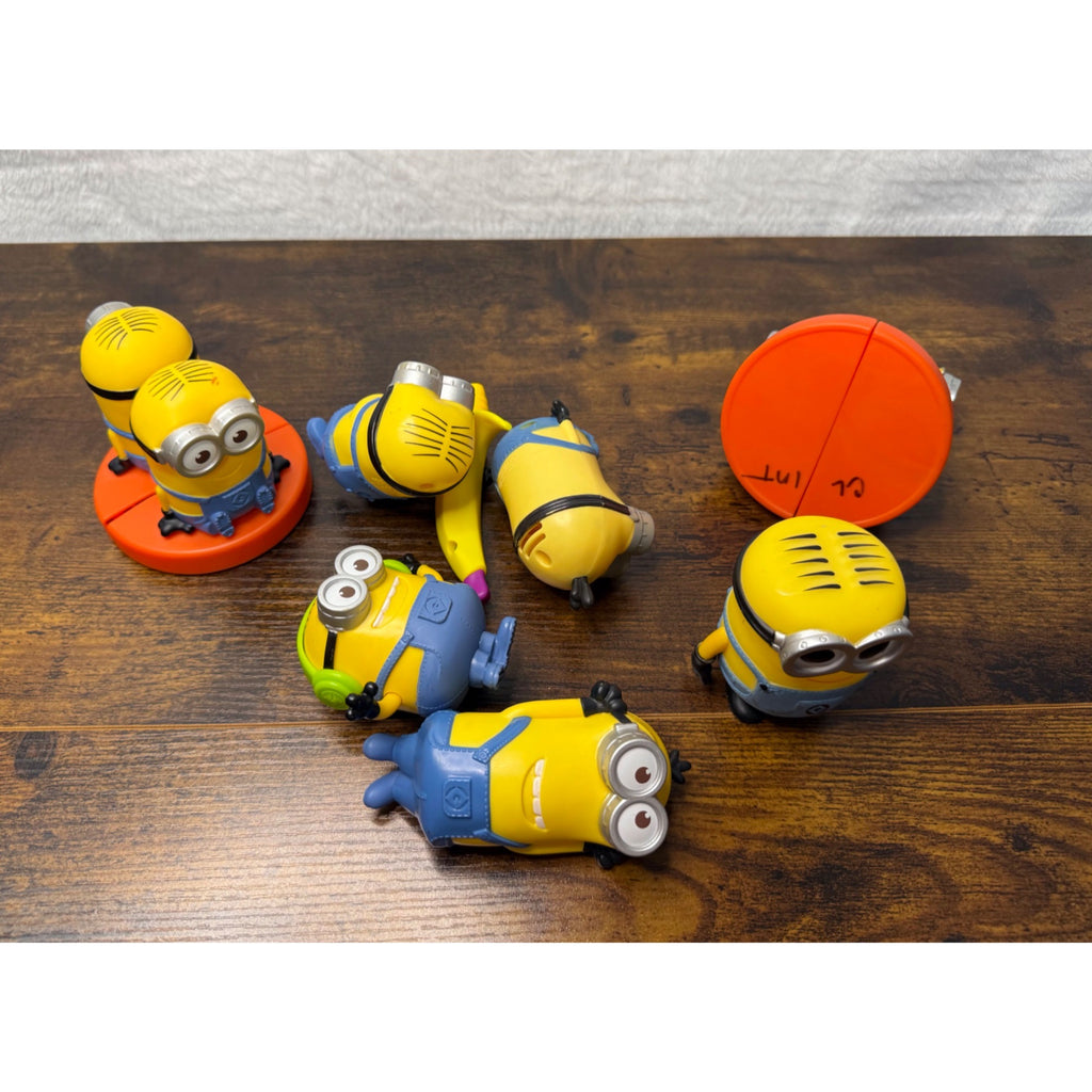 Despicable Me Minions Plastic Figurine Set - 7 Collectible Toys With Accessories