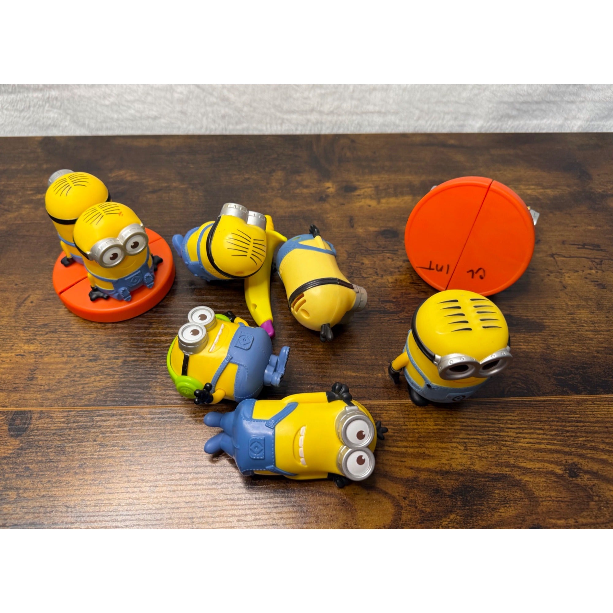 Despicable Me Minions Plastic Figurine Set - 7 Collectible Toys With Accessories