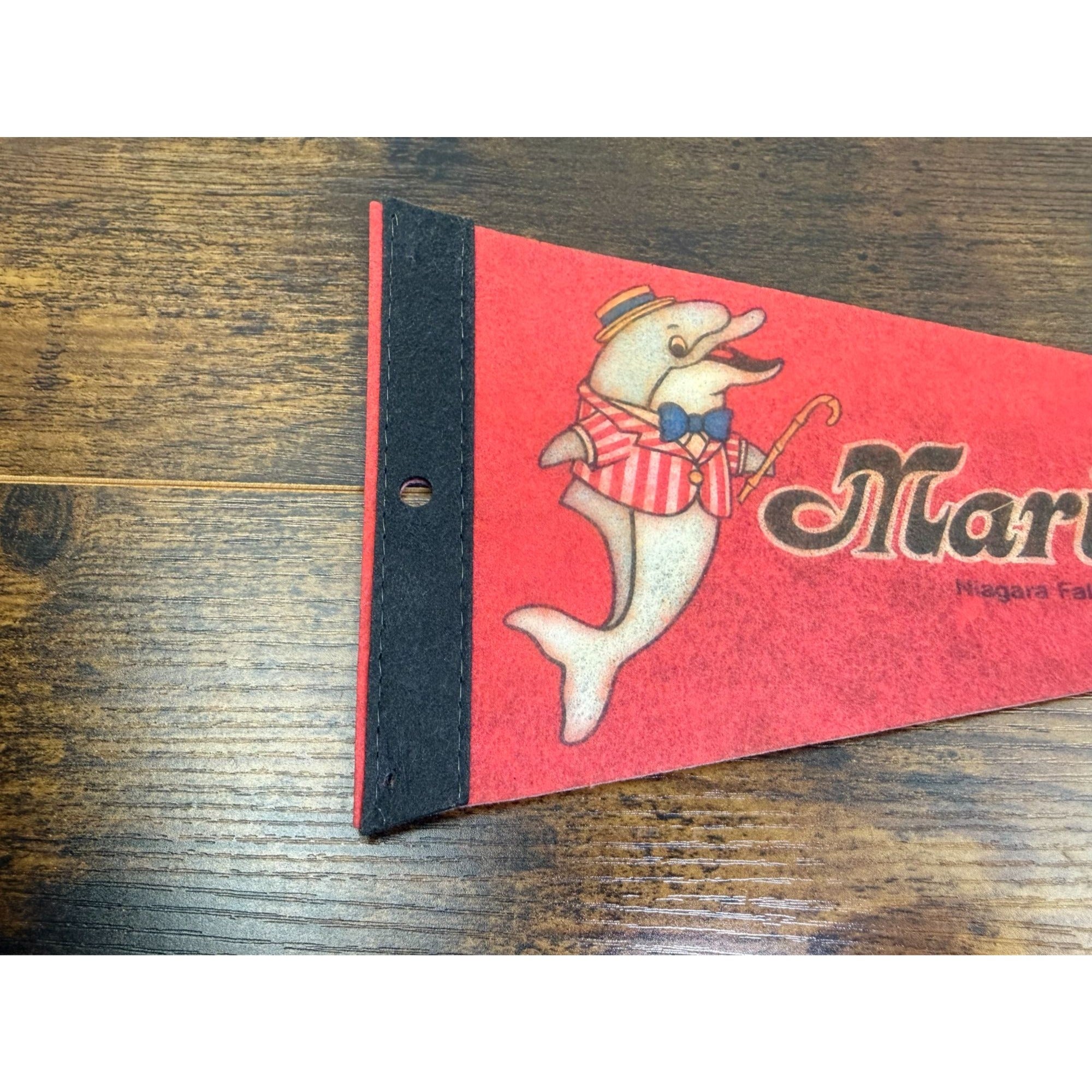 Vintage Marineland Pennant Niagara Falls Canada Dolphin Felt Banner 11.5 inches