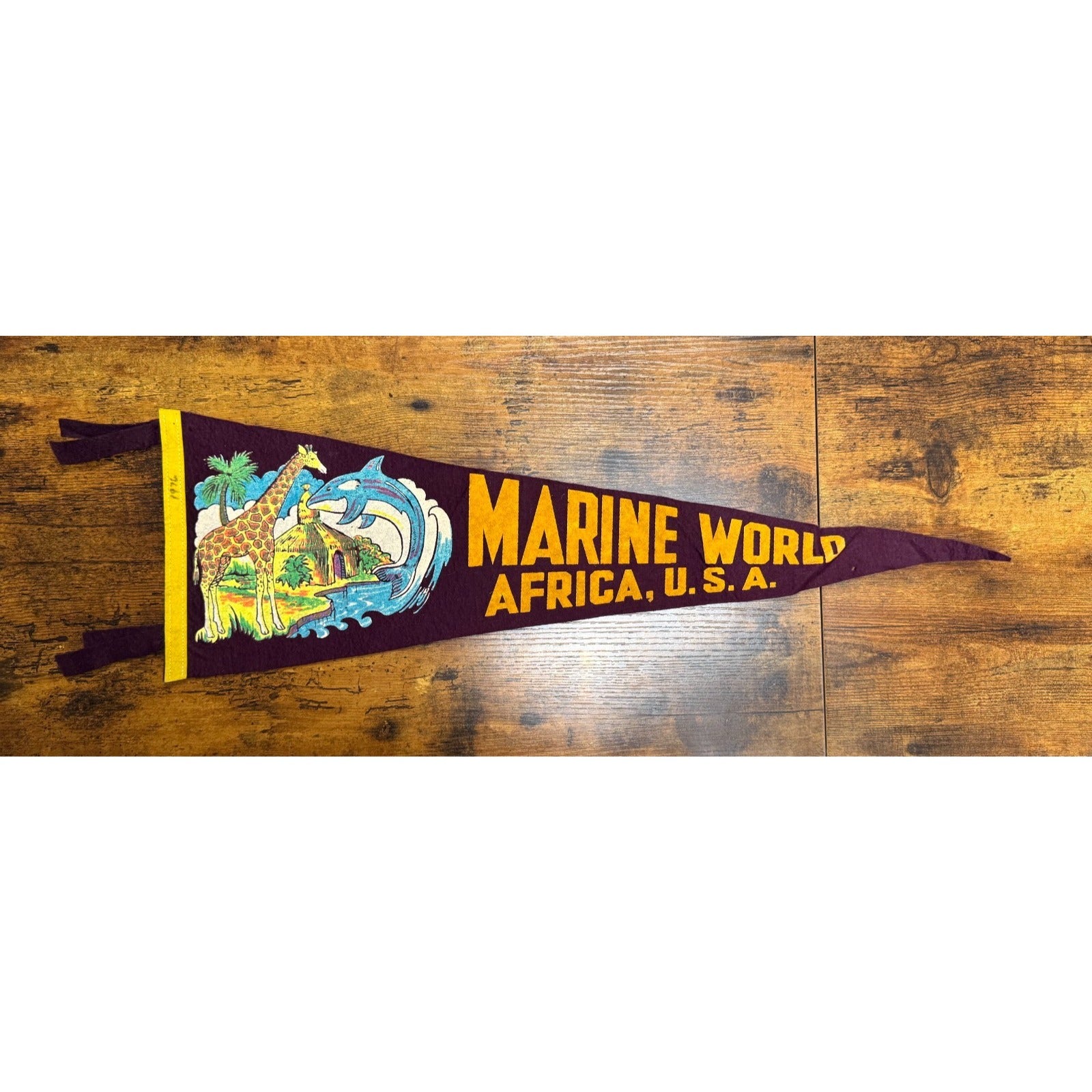 Vintage Marine World Africa, USA pennant