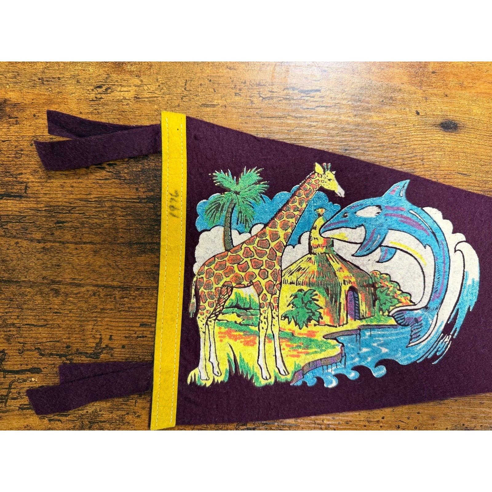 Vintage Marine World Africa, USA pennant