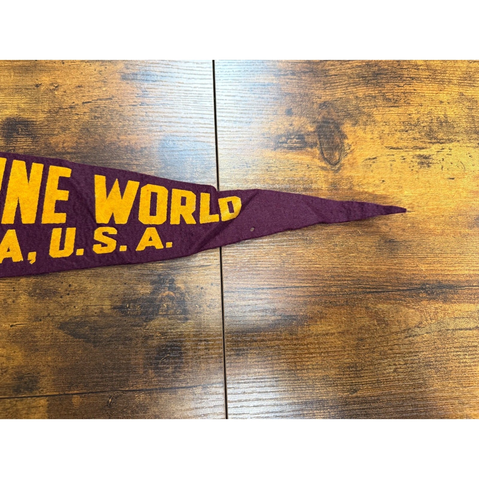 Vintage Marine World Africa, USA pennant