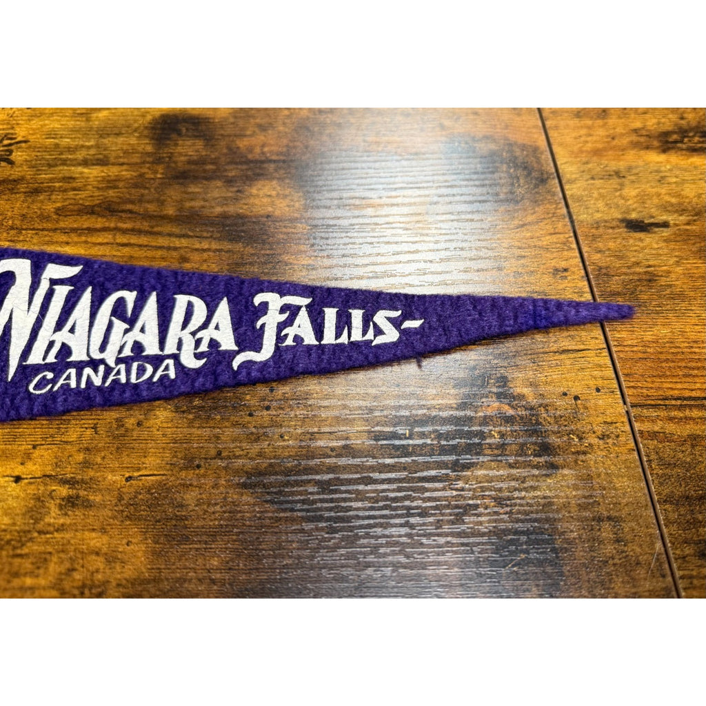 Vintage Niagara Falls, Canada Horseshoe Falls Illuminated pennant