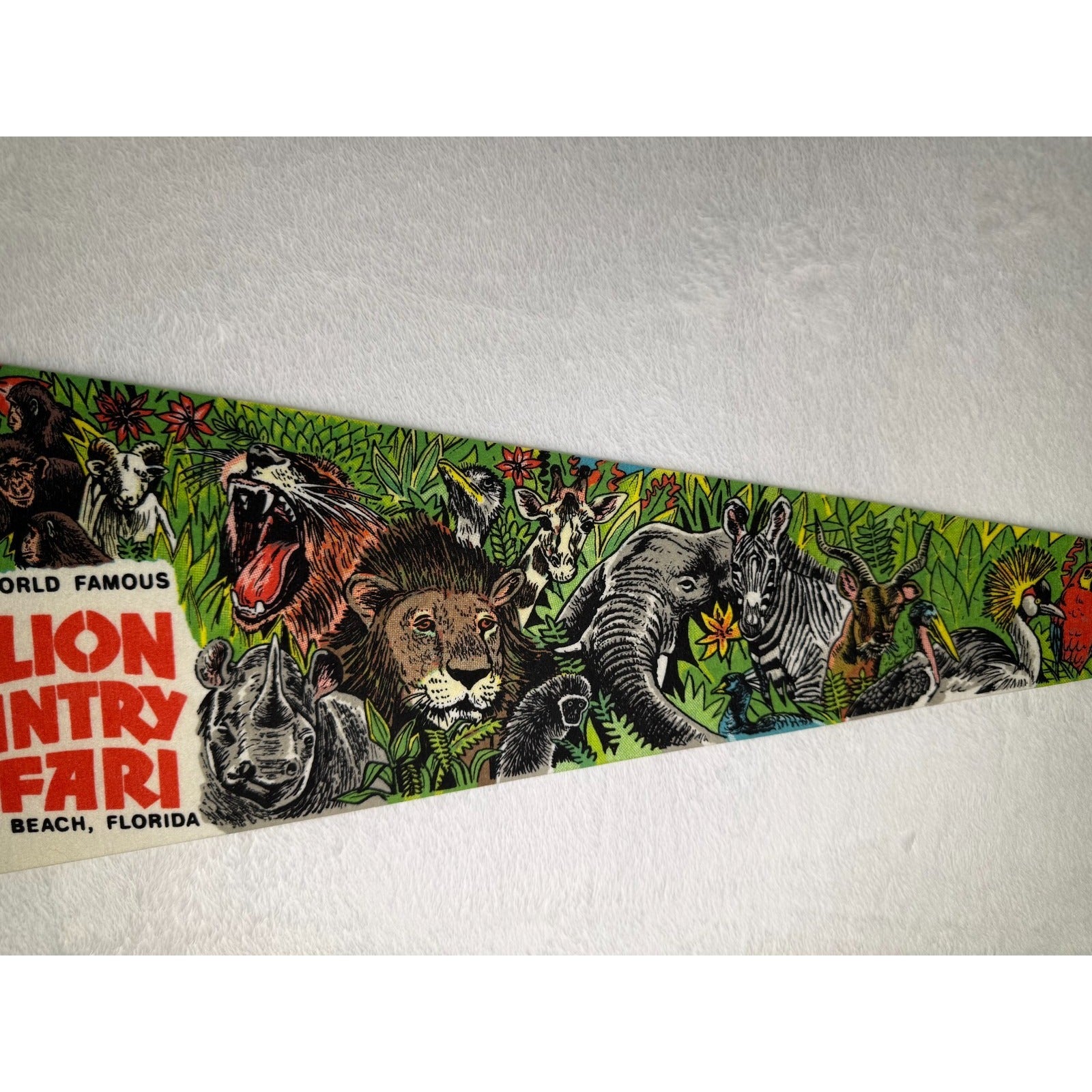 Vintage Lion Country Safari Pennant West Palm Beach Florida Souvenir Flag