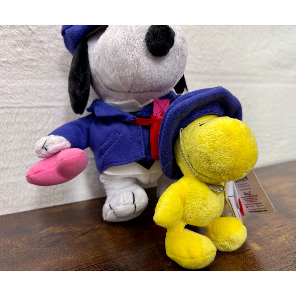 New Peanuts set of snoopy and Woodstock mail carrier plush Valentines