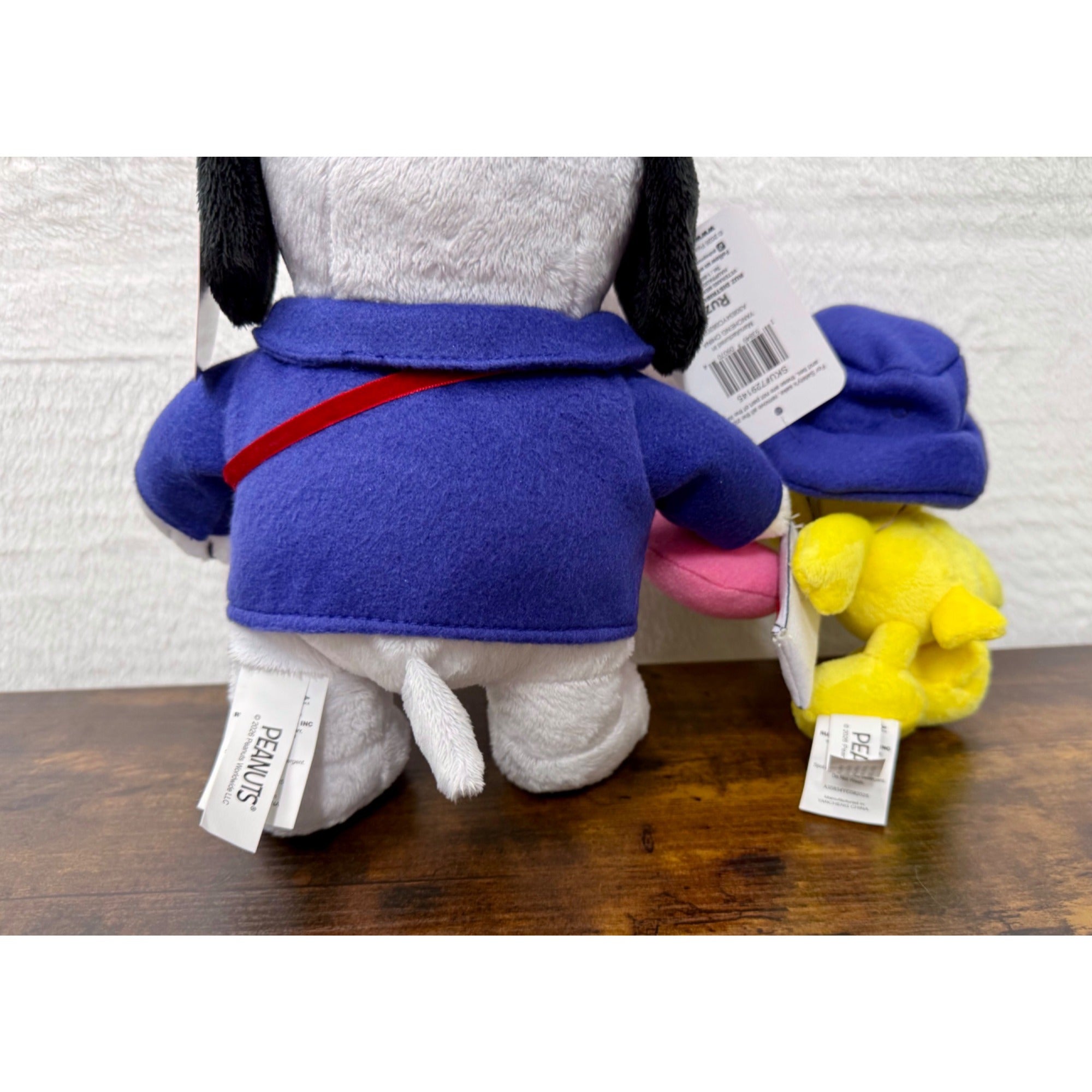 New Peanuts set of snoopy and Woodstock mail carrier plush Valentines