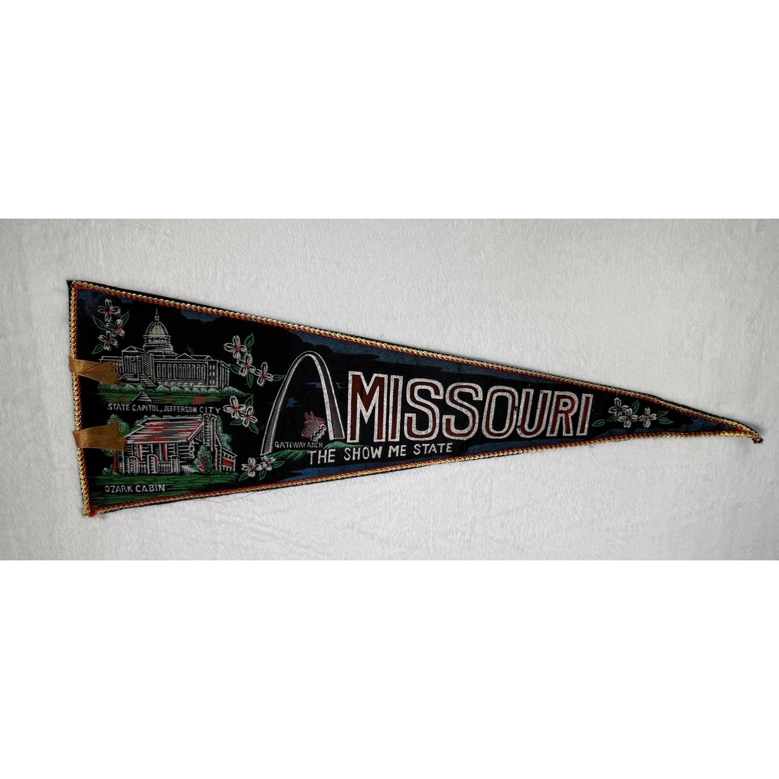 Vintage Missouri State "The Show Me Sate" pennant Made in Japan